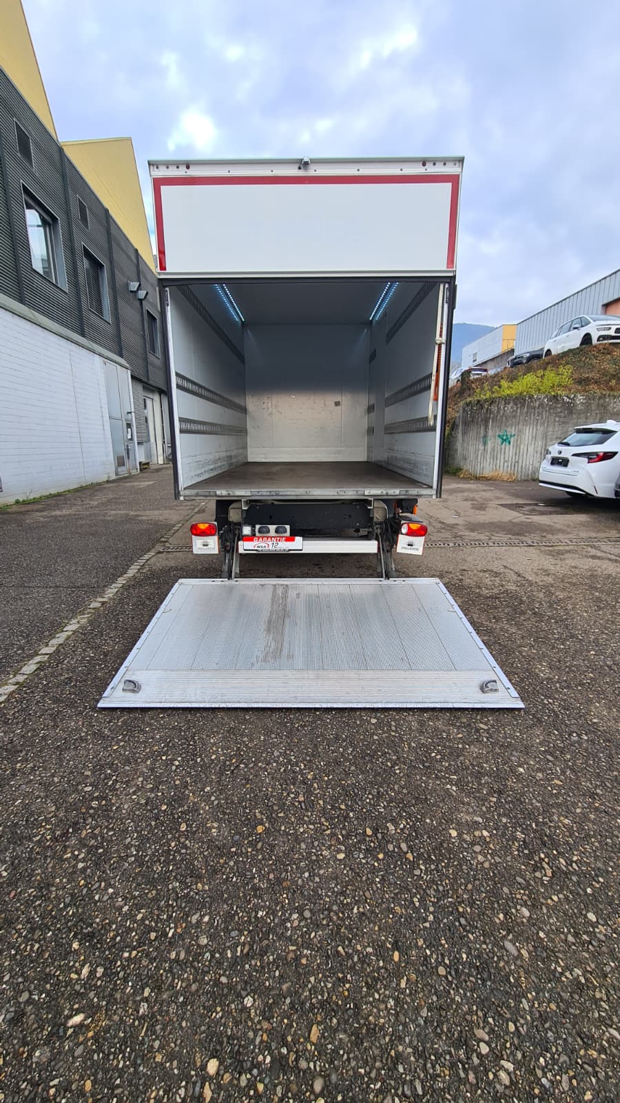 VW Crafter 35 2.0 TDI Entry L4 4Motion ** 3-Plätzer ** RF-Kamera ** Klimaanlage ** Mit Hebebühne ** Ab MFK ** Nutz-600kg **-image-8