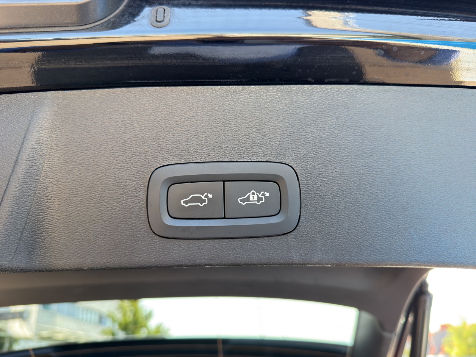 VOLVO EX40 82kWh Twin Motor Performance AWD Ultra-image-12