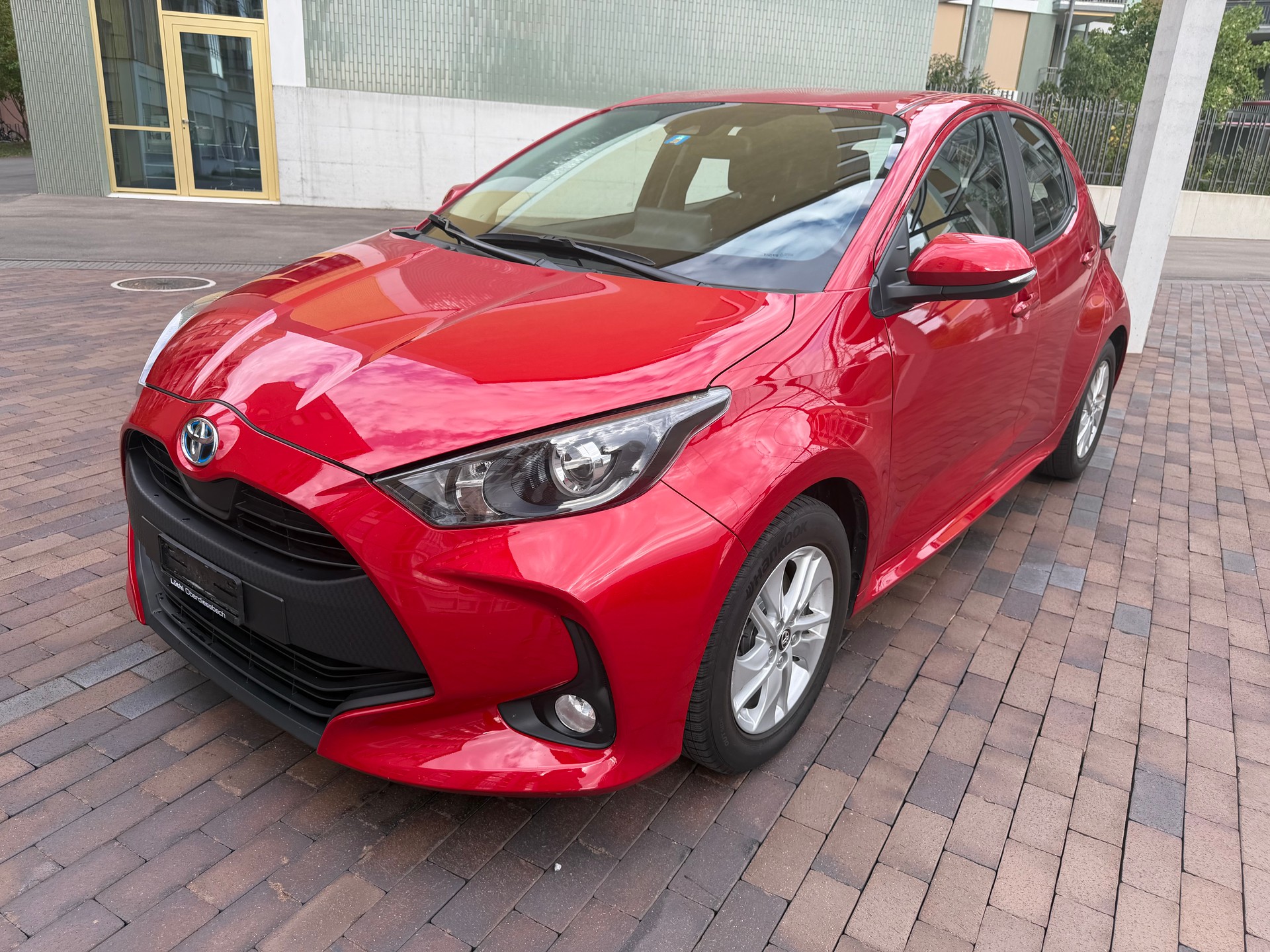 TOYOTA Yaris 1.5 Comfort e-CVT-image-6