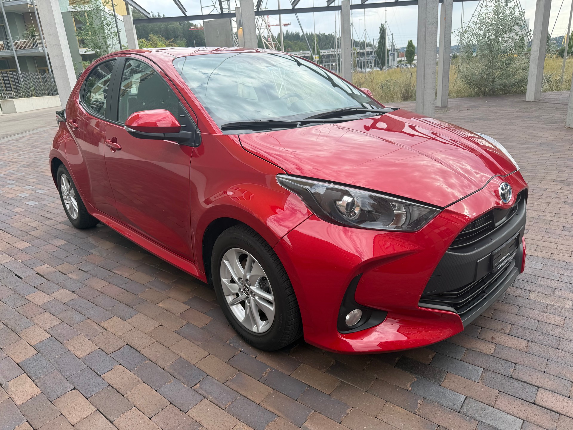 TOYOTA Yaris 1.5 Comfort e-CVT-image-13