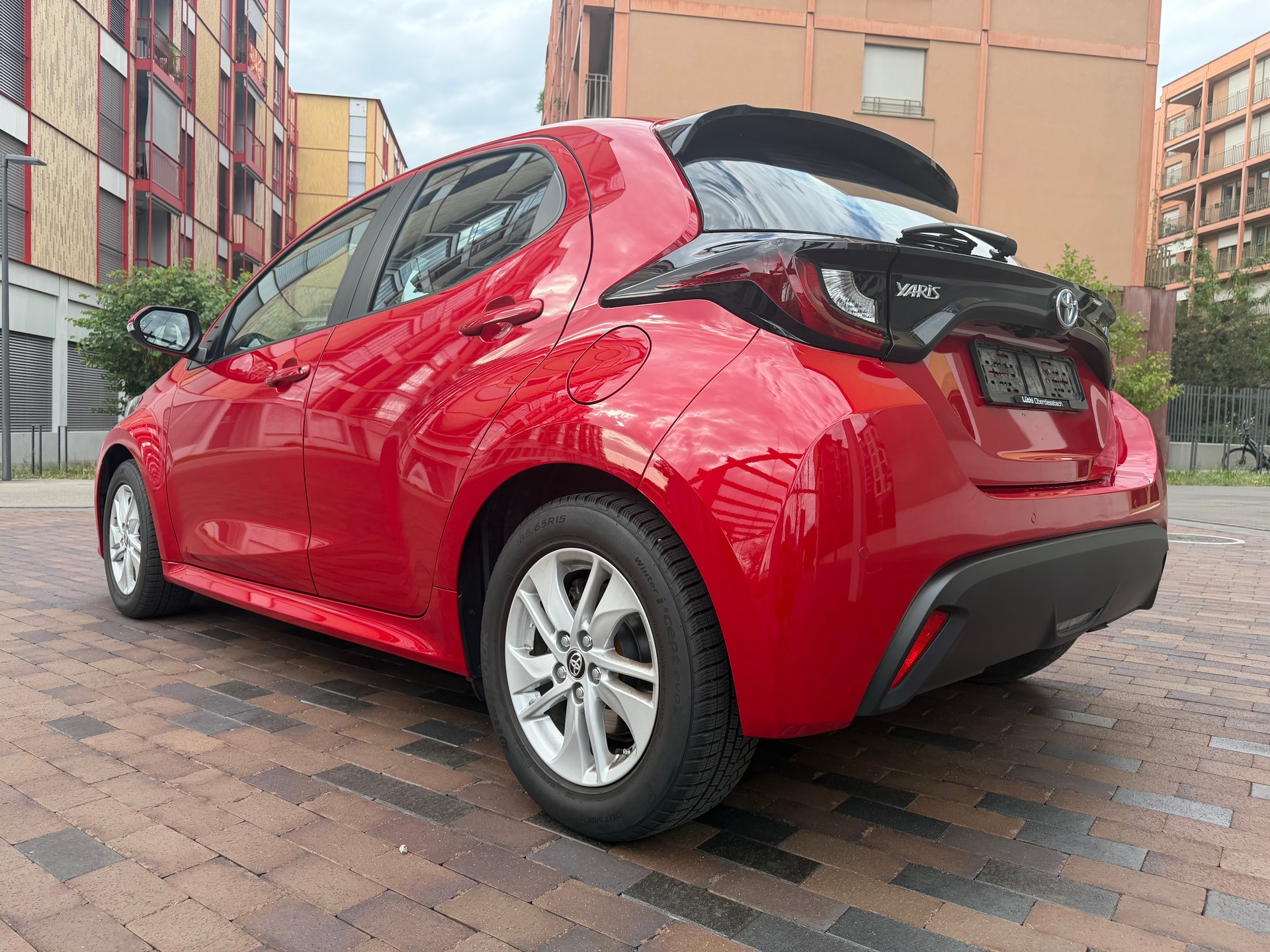 TOYOTA Yaris 1.5 Comfort e-CVT-image-4