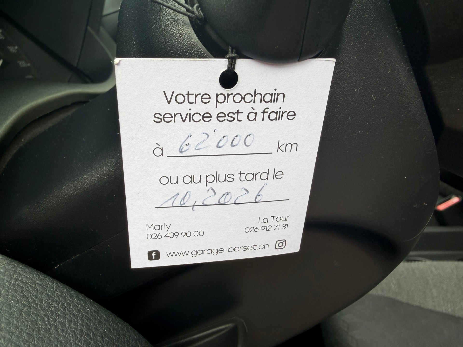TOYOTA Yaris 1.5 Comfort e-CVT-image-8