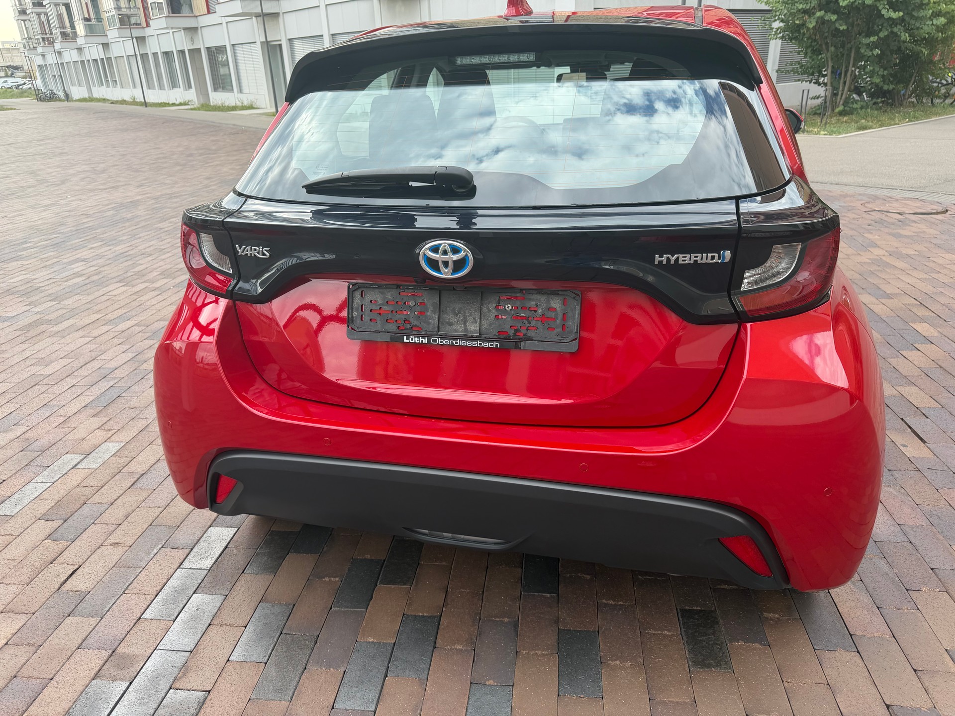 TOYOTA Yaris 1.5 Comfort e-CVT-image-3