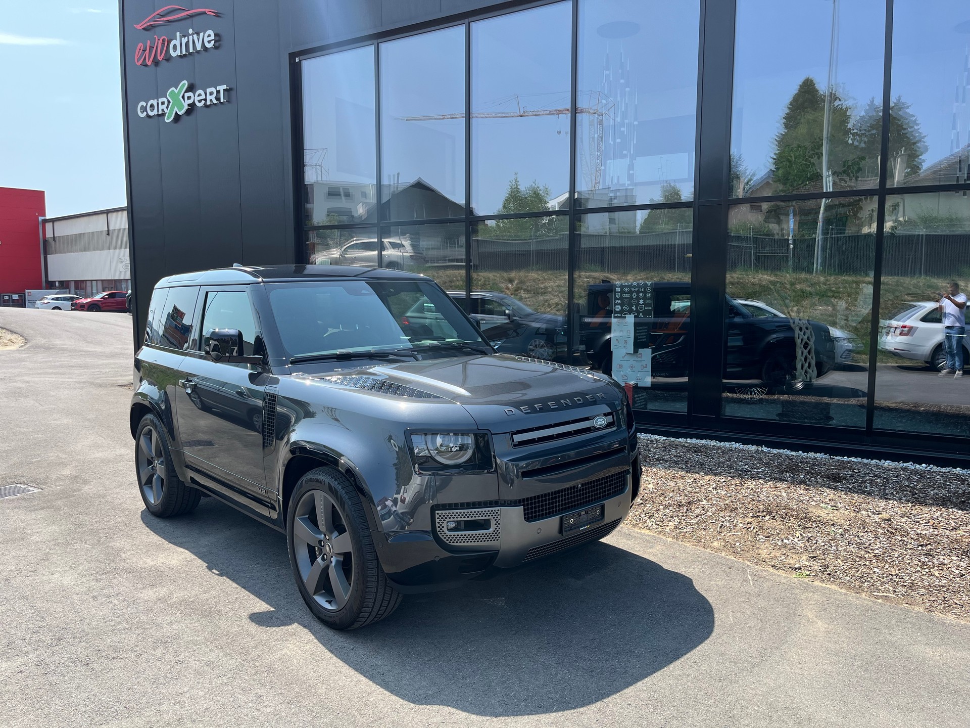 LAND ROVER Defender 90 525 V8 5.0 Carpathian Edition AT8-image-0