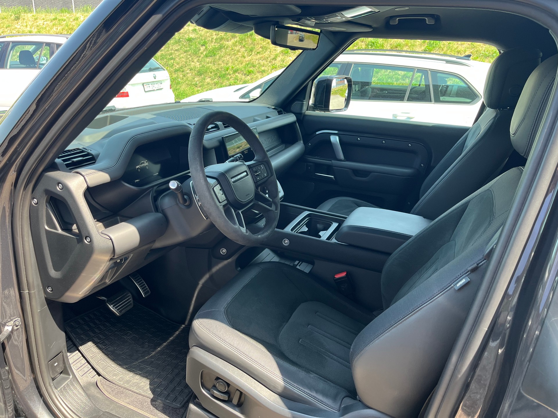 LAND ROVER Defender 90 525 V8 5.0 Carpathian Edition AT8-image-7