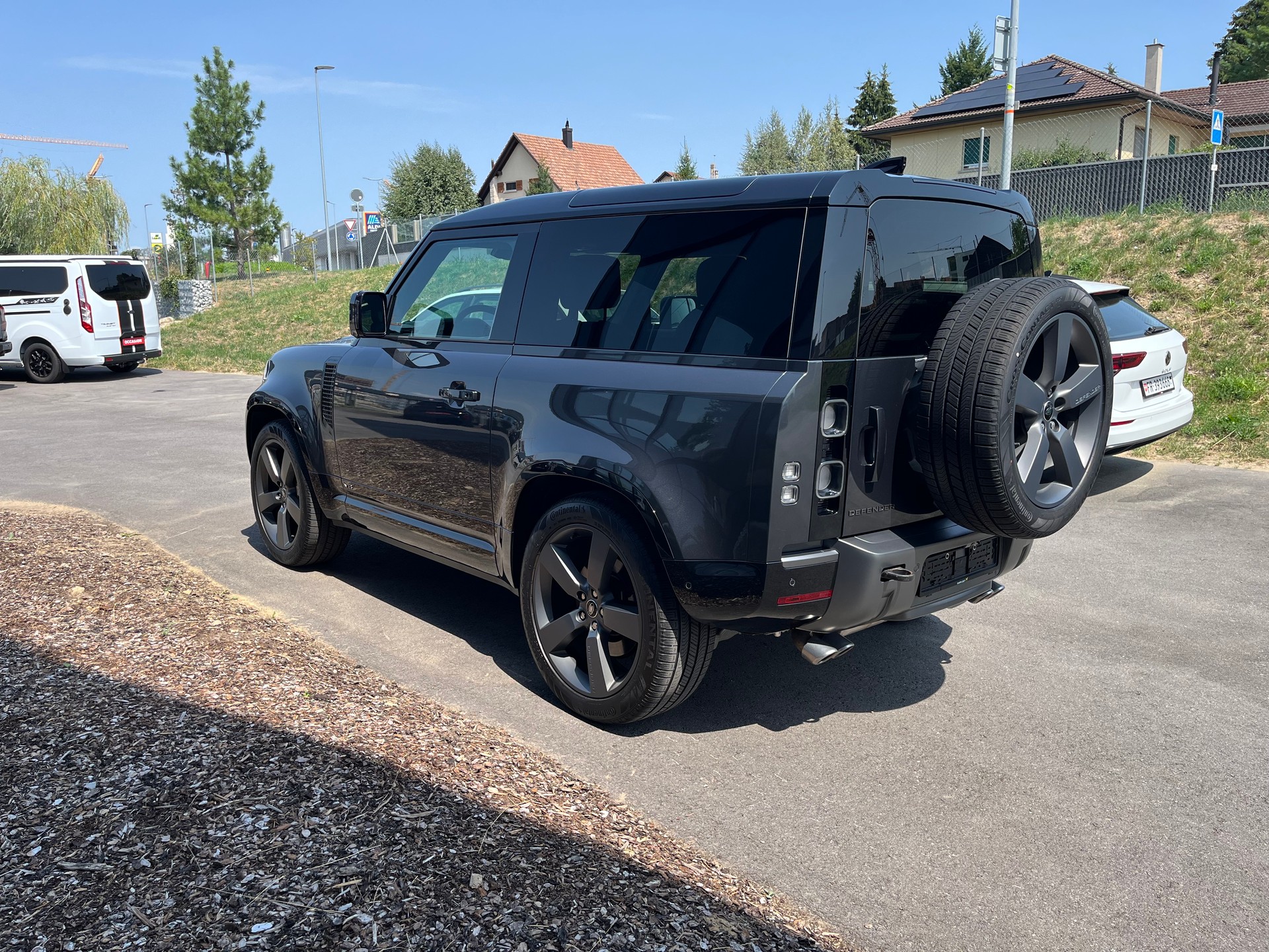 LAND ROVER Defender 90 525 V8 5.0 Carpathian Edition AT8-image-4