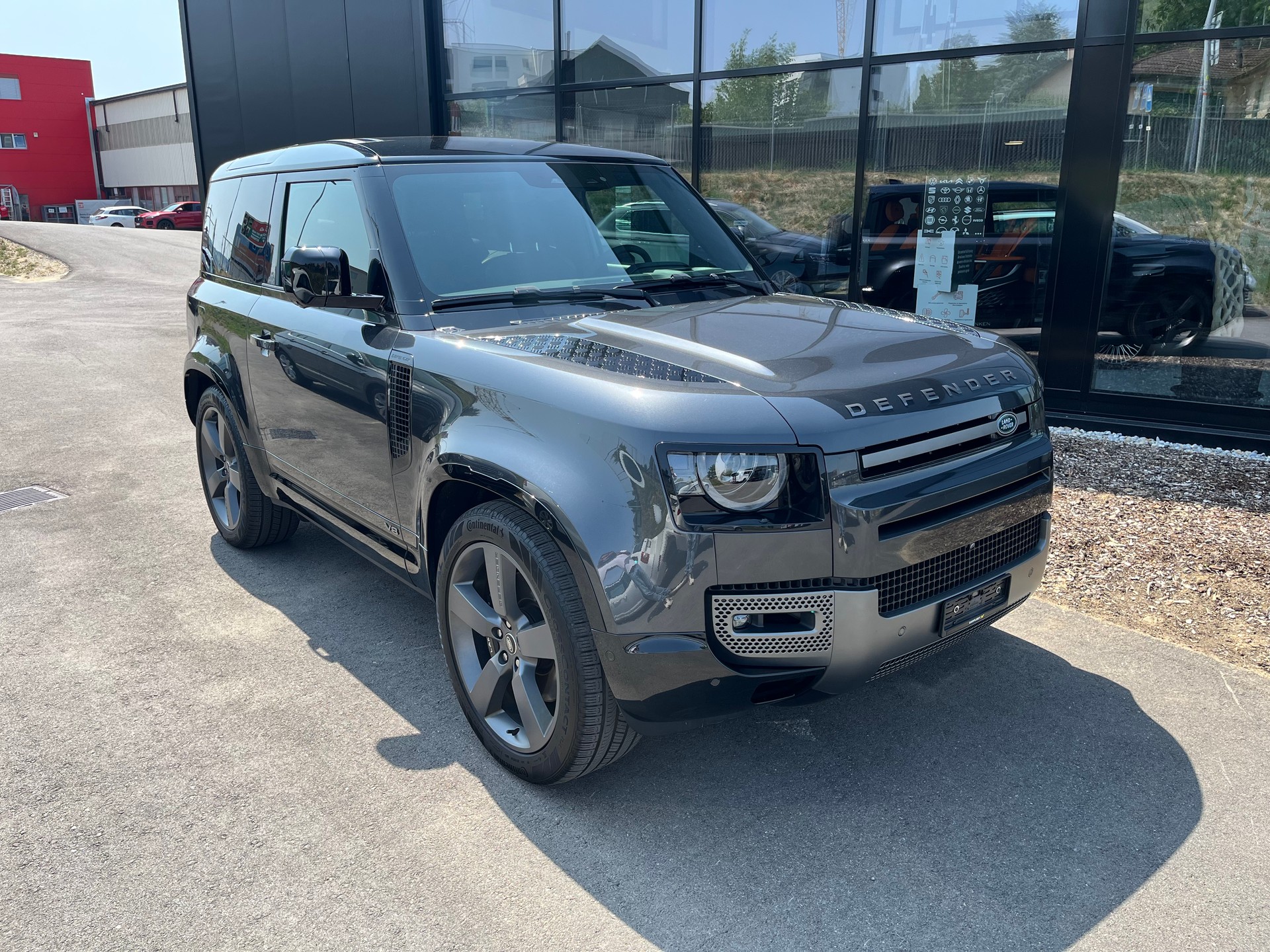 LAND ROVER Defender 90 525 V8 5.0 Carpathian Edition AT8-image-2