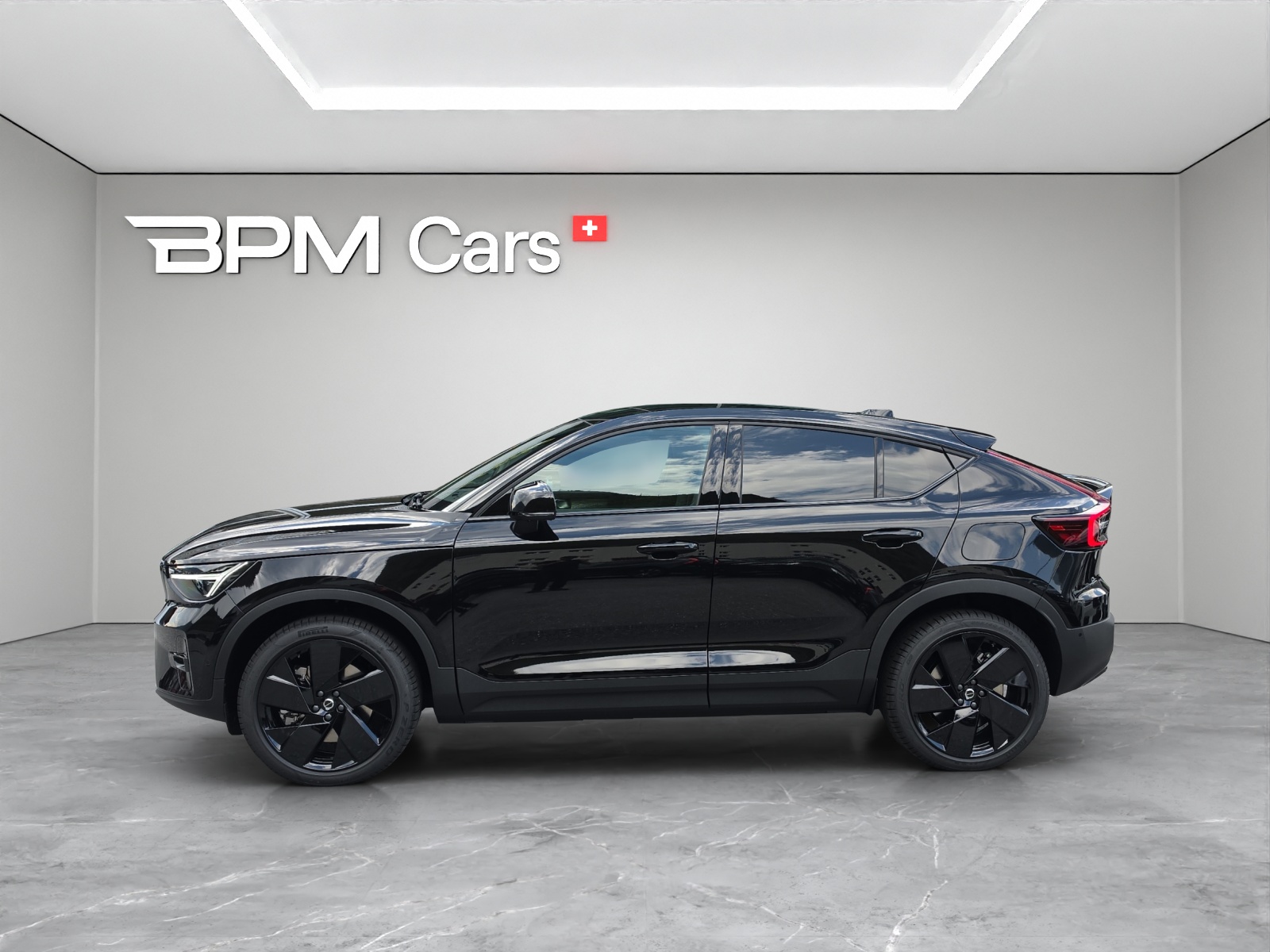 VOLVO EC40 82kWh Twin Motor Performance AWD Xcentric Black Edition-image-1