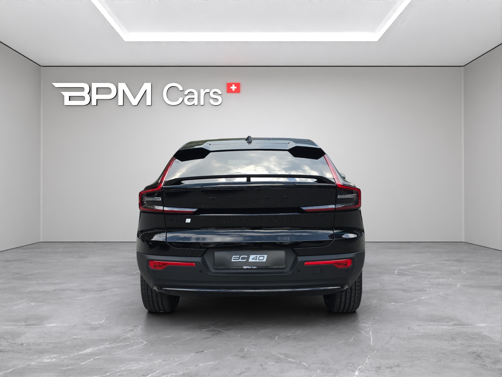 VOLVO EC40 82kWh Twin Motor Performance AWD Xcentric Black Edition-image-3