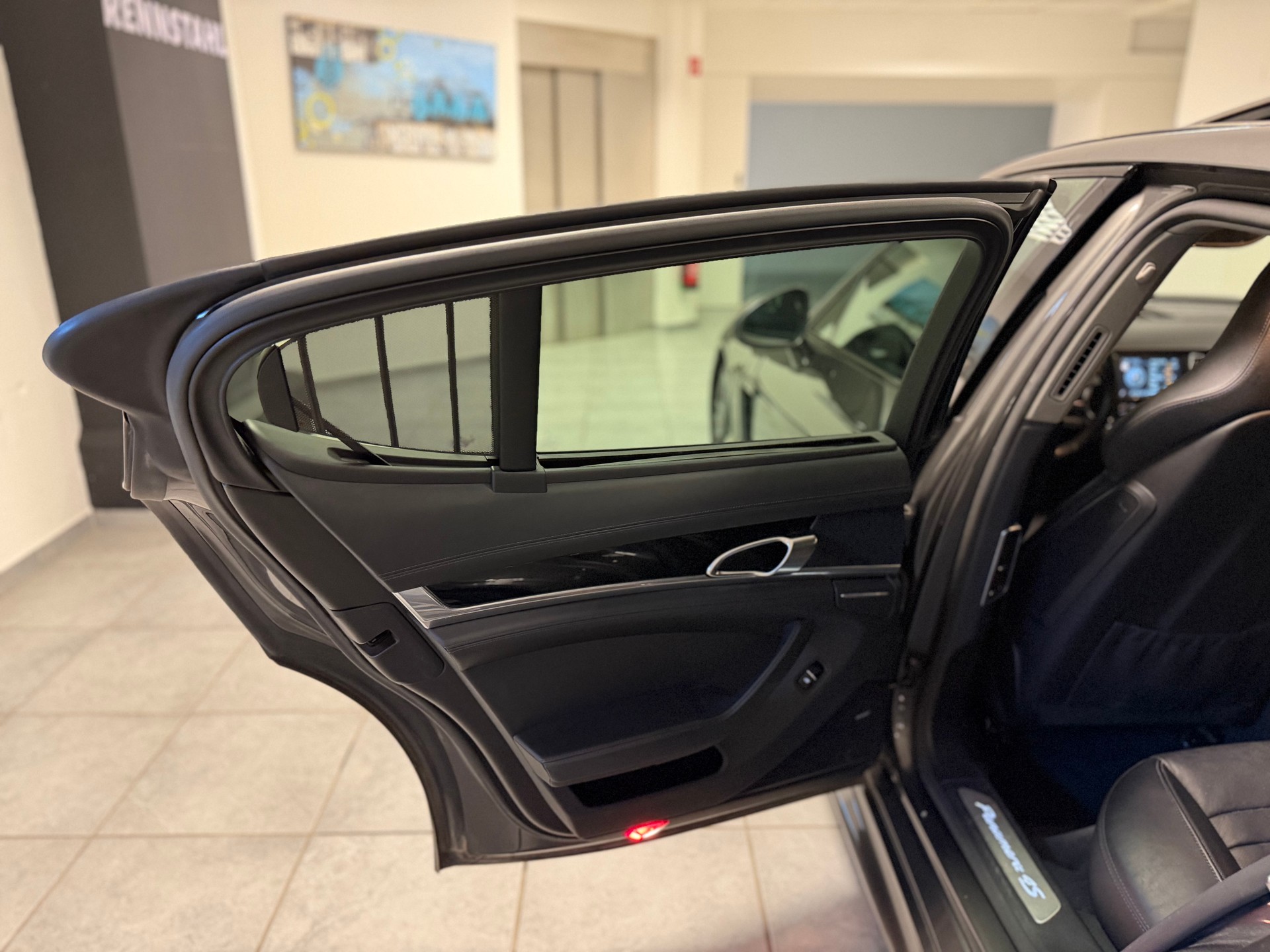 PORSCHE Panamera 4S 3.0 PDK-image-19
