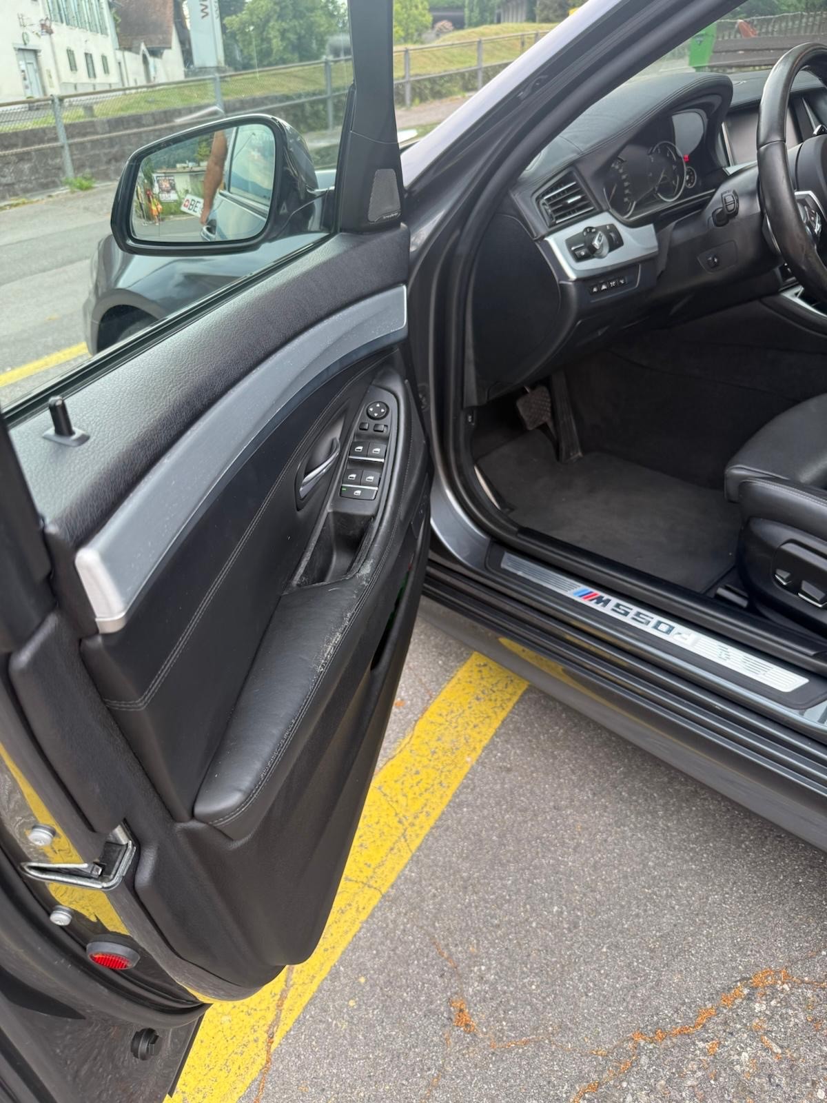 BMW M550d Touring xDrive Steptronic-image-5