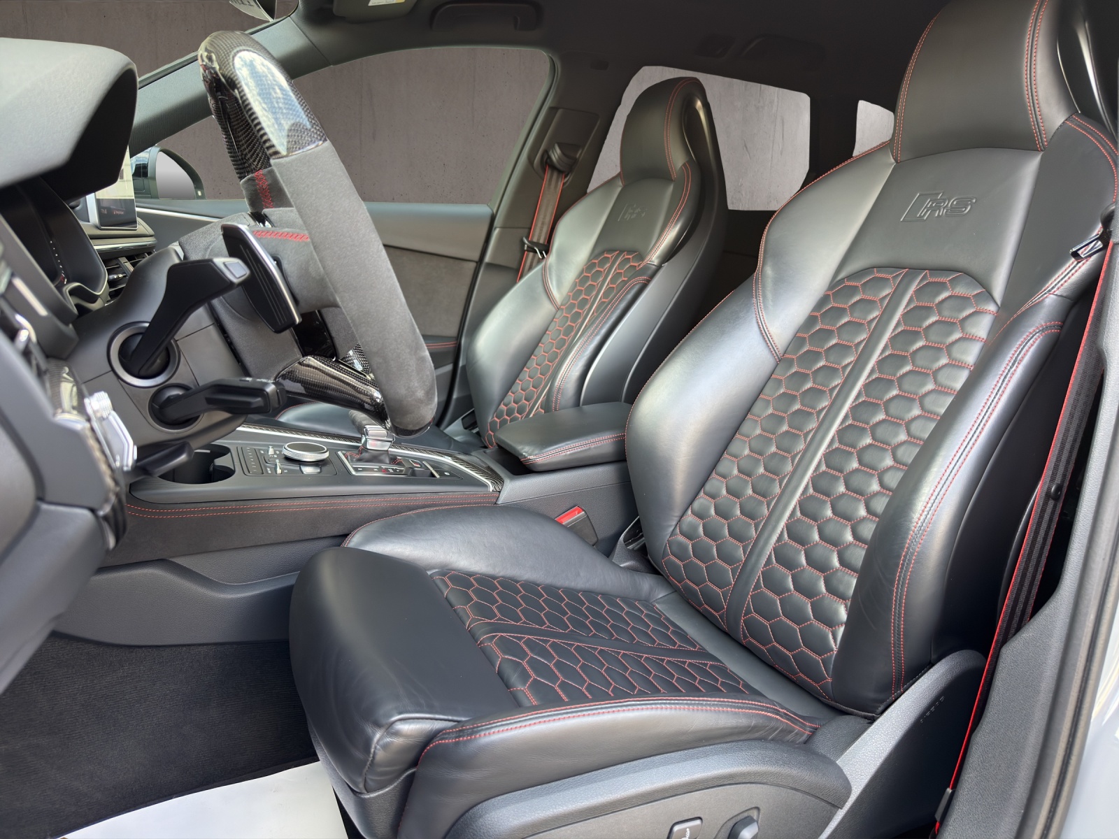 AUDI RS4 Avant 2.9 TFSI quattro tiptronic-image-5