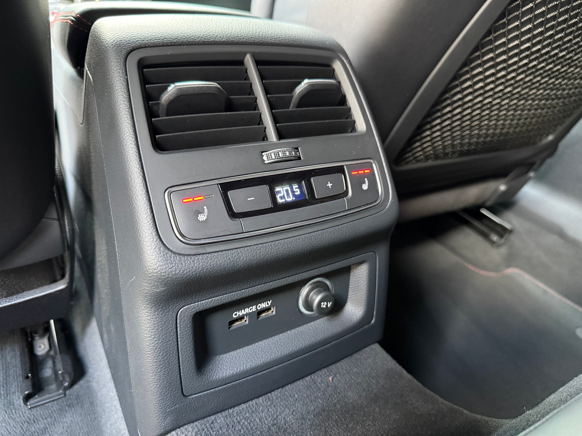 AUDI RS4 Avant 2.9 TFSI quattro tiptronic-image-26