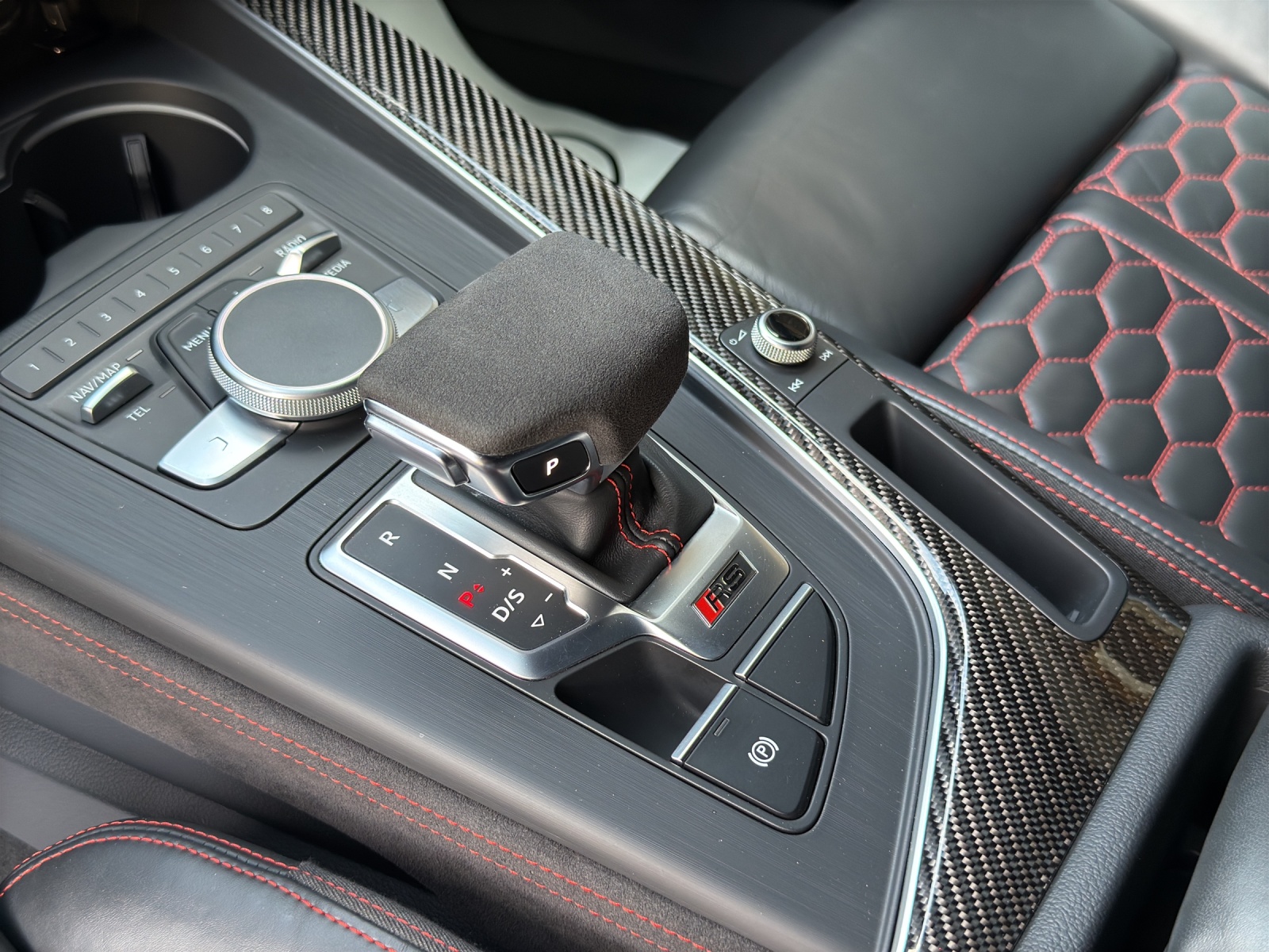 AUDI RS4 Avant 2.9 TFSI quattro tiptronic-image-22