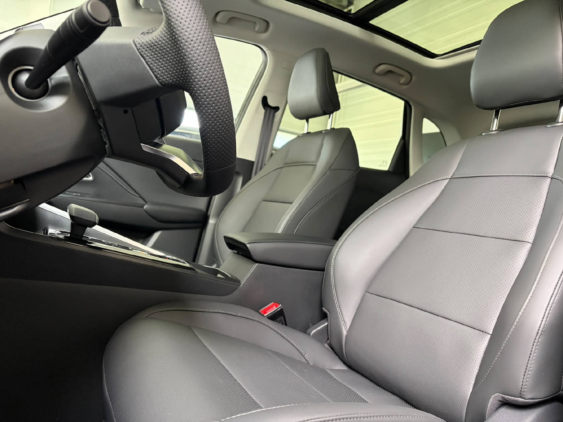 MG ZS 1.5 Hybrid+ Luxury-image-10