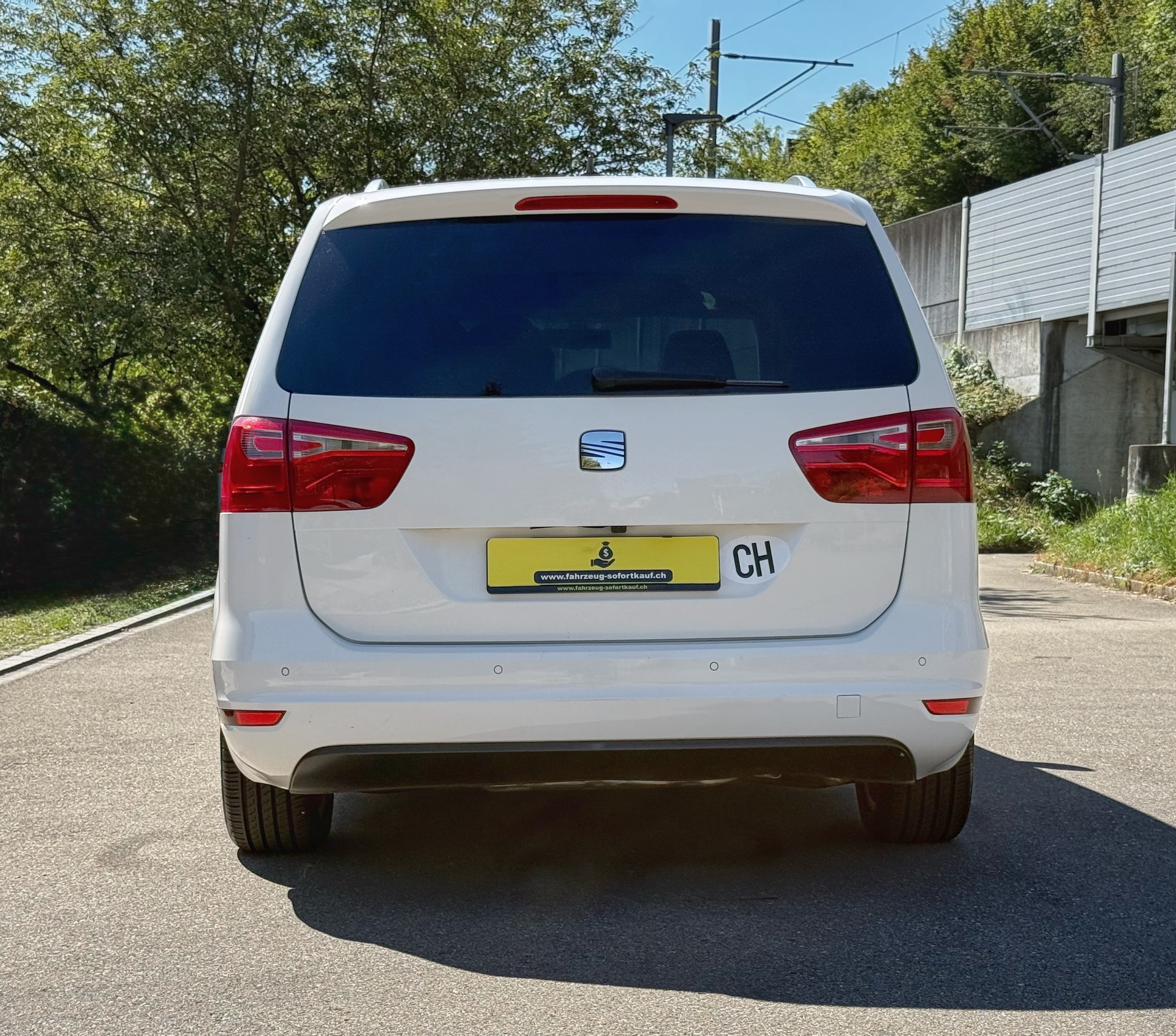 SEAT Alhambra 2.0 TDI Style 4x4 – 7 Plätze – Panorama – frisch ab MFK-image-4
