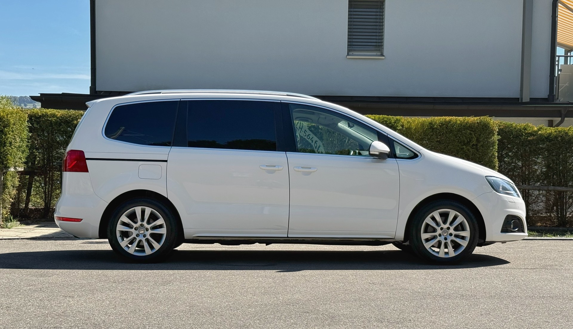 SEAT Alhambra 2.0 TDI Style 4x4 – 7 Plätze – Panorama – frisch ab MFK-image-2