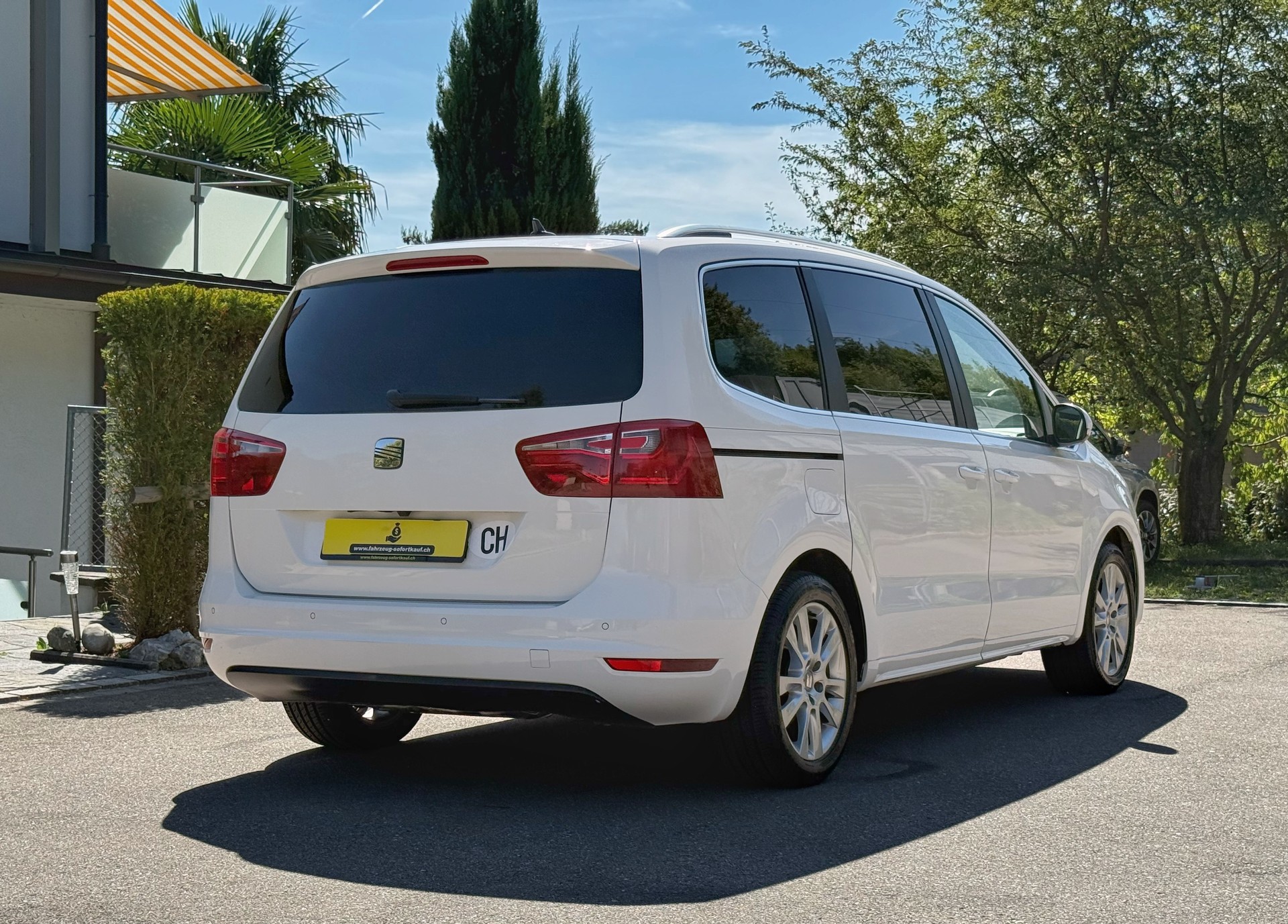 SEAT Alhambra 2.0 TDI Style 4x4 – 7 Plätze – Panorama – frisch ab MFK-image-3