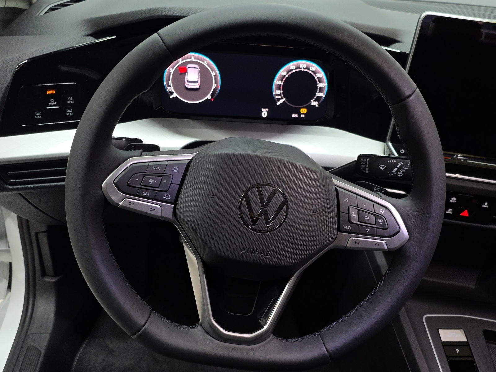VW Golf 1.5 e TSI mHEV Value DSG-image-9
