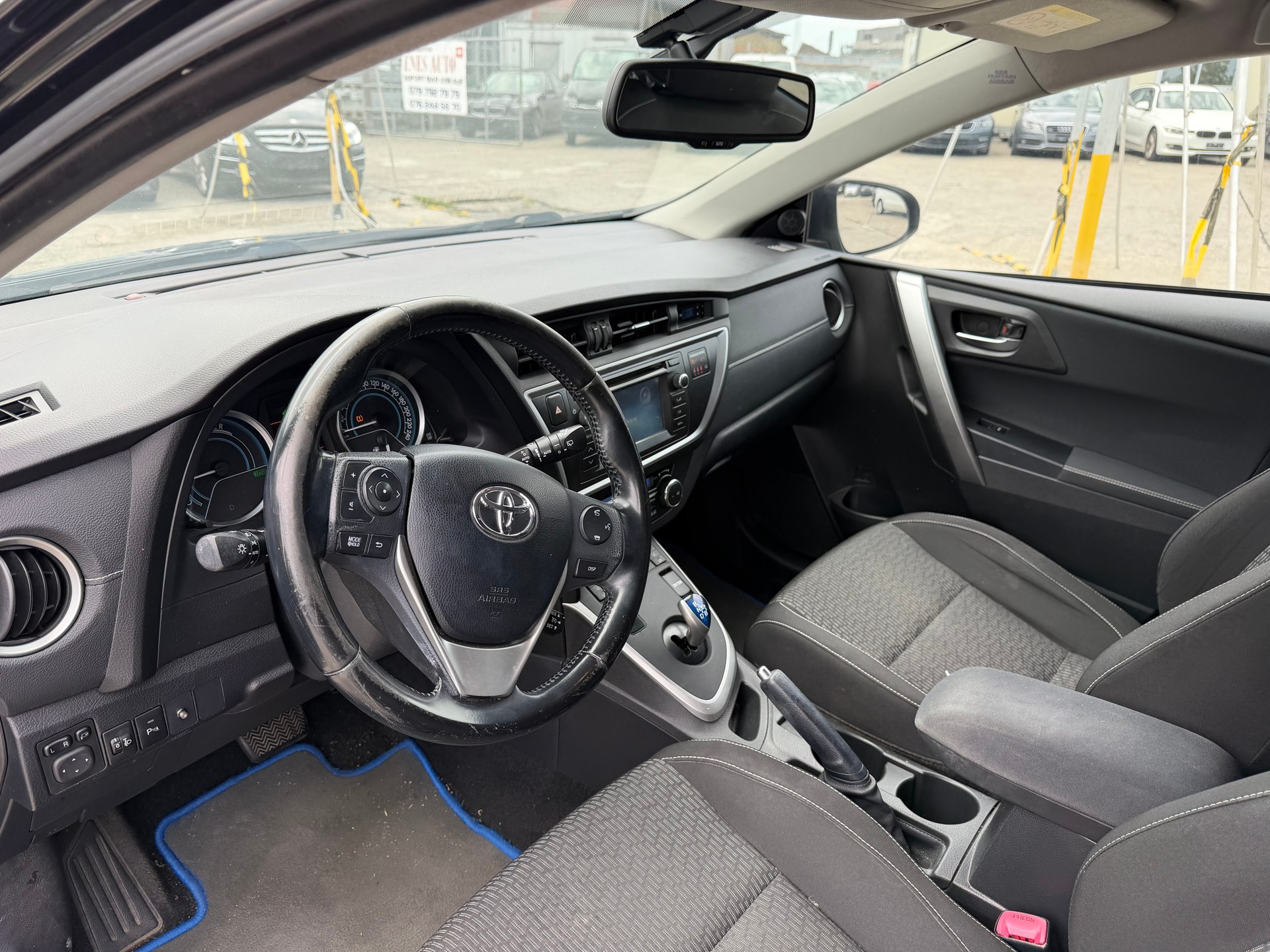 TOYOTA Auris 1.8 16V HSD Linea Luna-image-9
