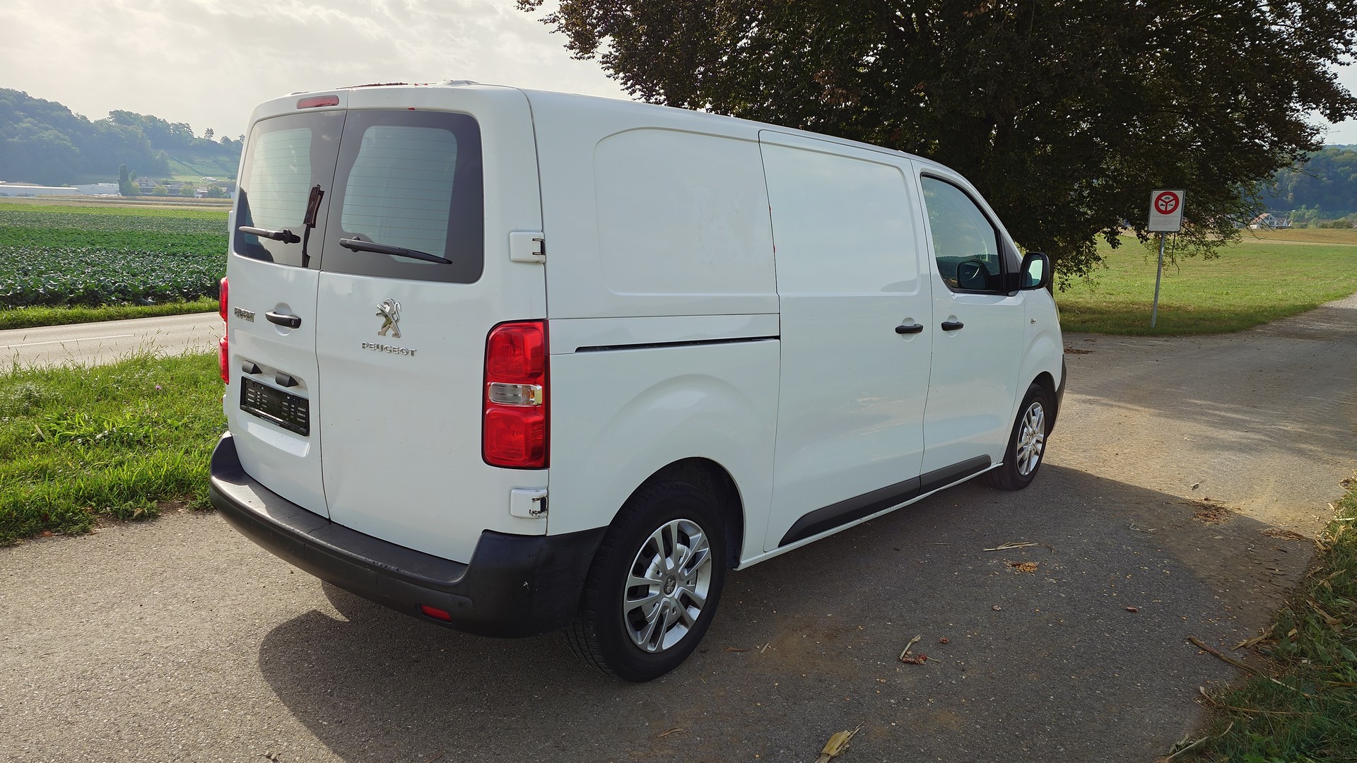 PEUGEOT Expert 1.5 BlueHDi 100 S&S Premium Standard-image-6