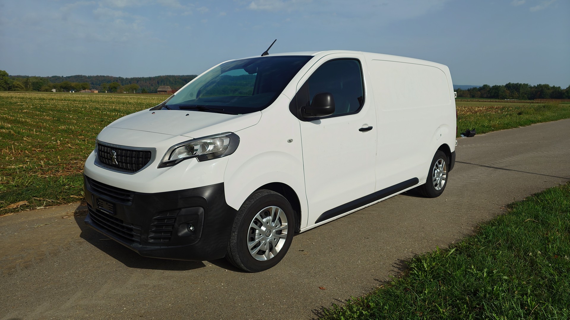 PEUGEOT Expert 1.5 BlueHDi 100 S&S Premium Standard-image-0