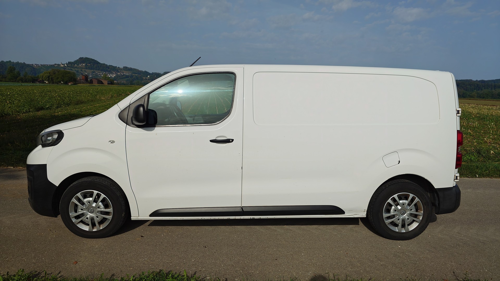 PEUGEOT Expert 1.5 BlueHDi 100 S&S Premium Standard-image-1