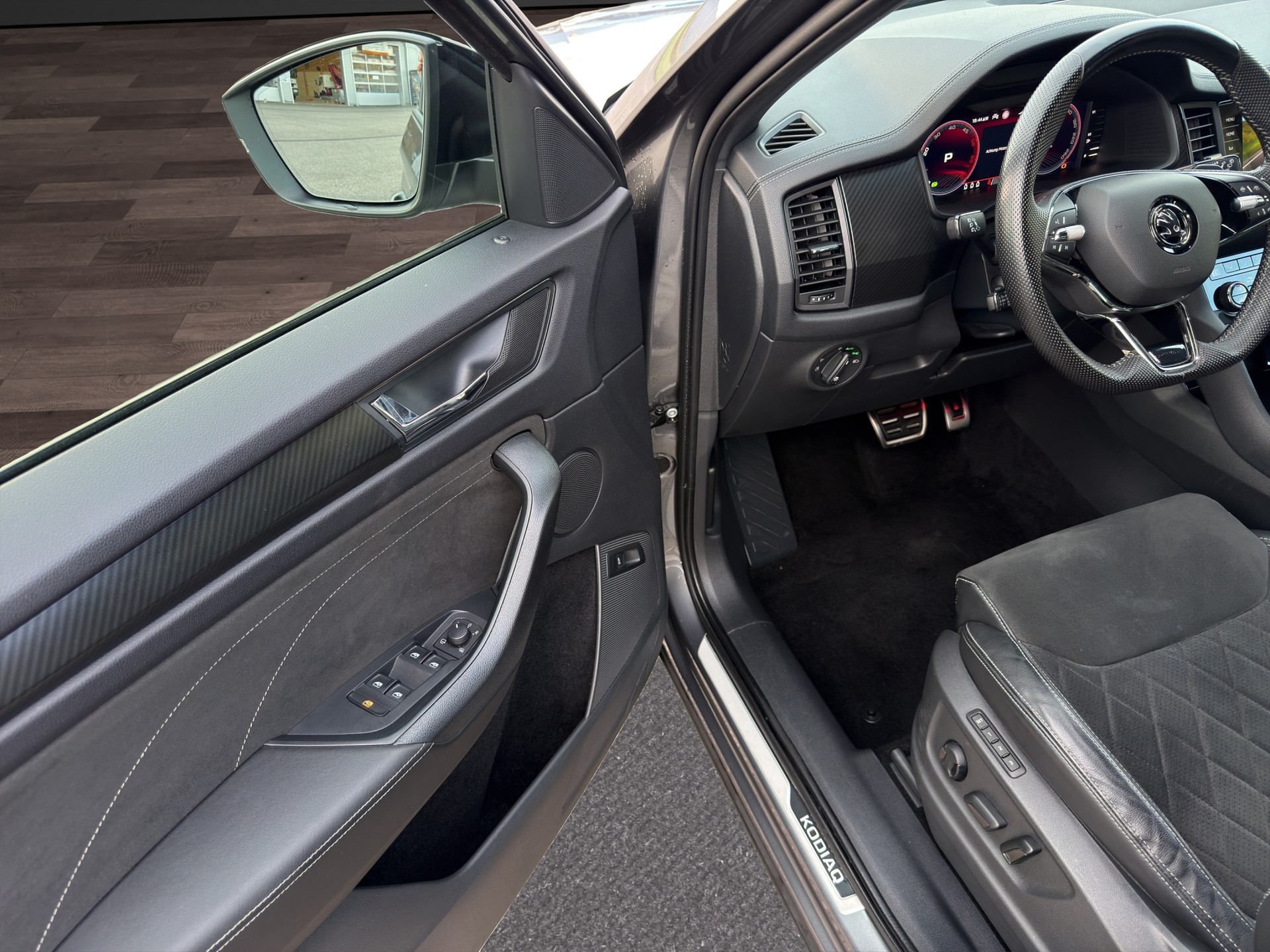 SKODA Kodiaq 2.0 TDI CR SportLine 4x4 DSG-image-19