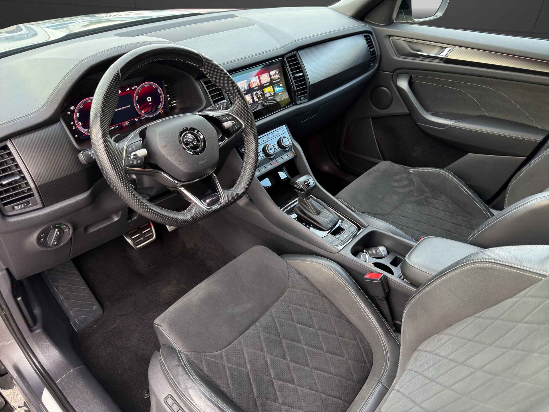 SKODA Kodiaq 2.0 TDI CR SportLine 4x4 DSG-image-9