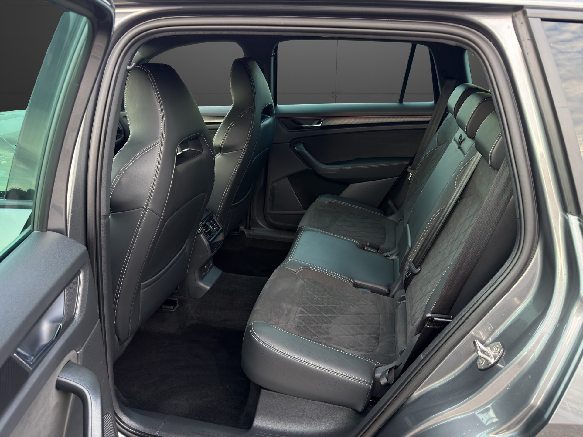 SKODA Kodiaq 2.0 TDI CR SportLine 4x4 DSG-image-21