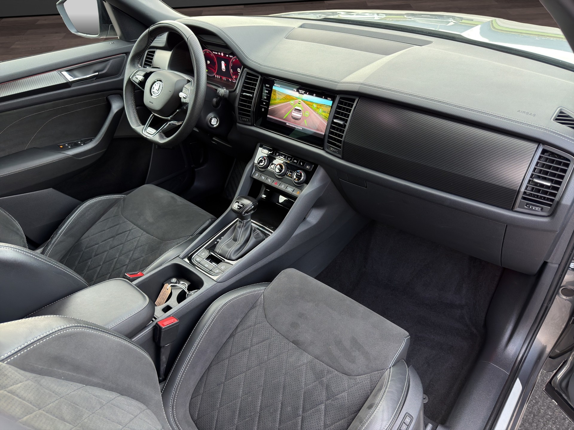 SKODA Kodiaq 2.0 TDI CR SportLine 4x4 DSG-image-18