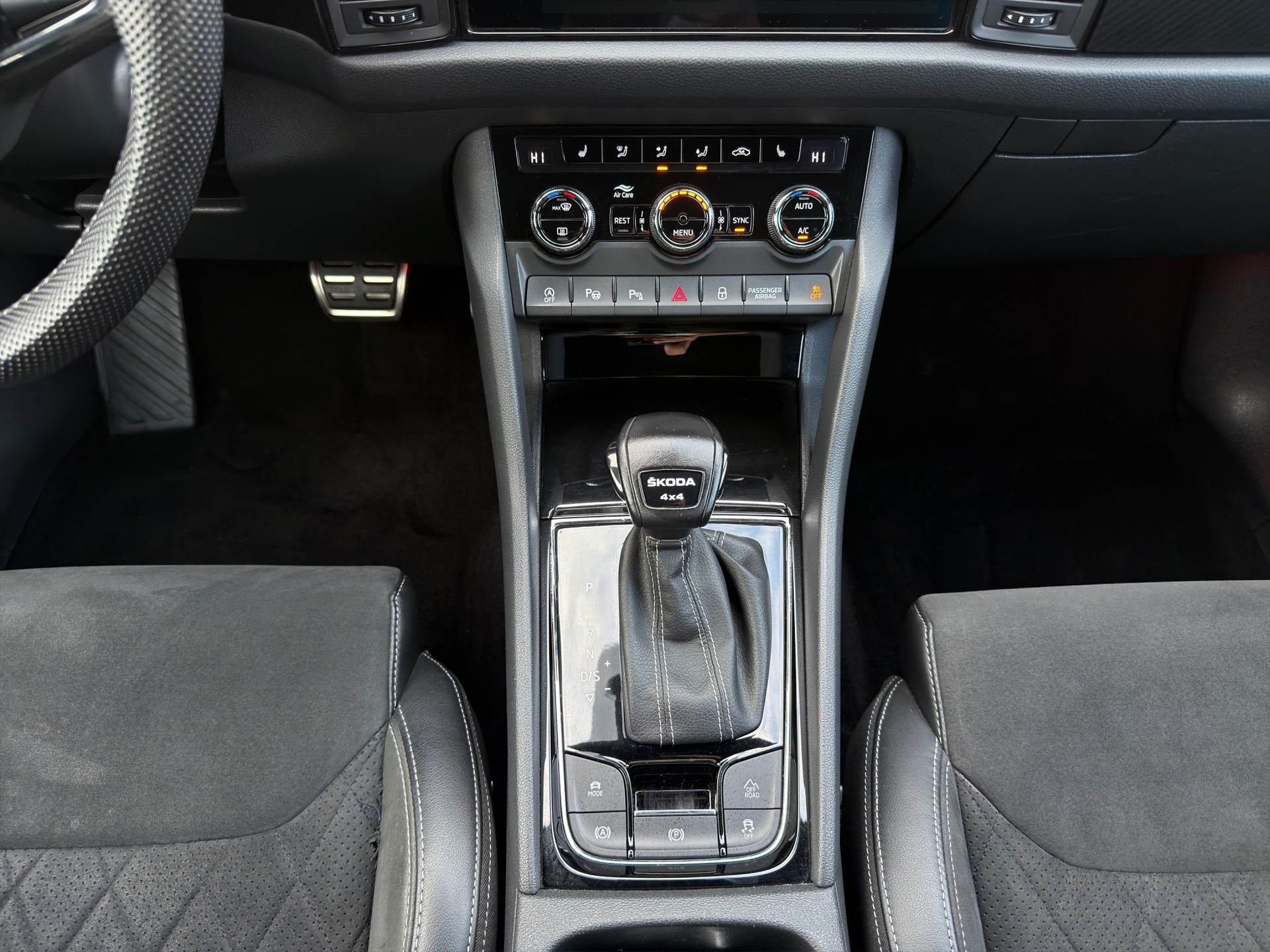 SKODA Kodiaq 2.0 TDI CR SportLine 4x4 DSG-image-14