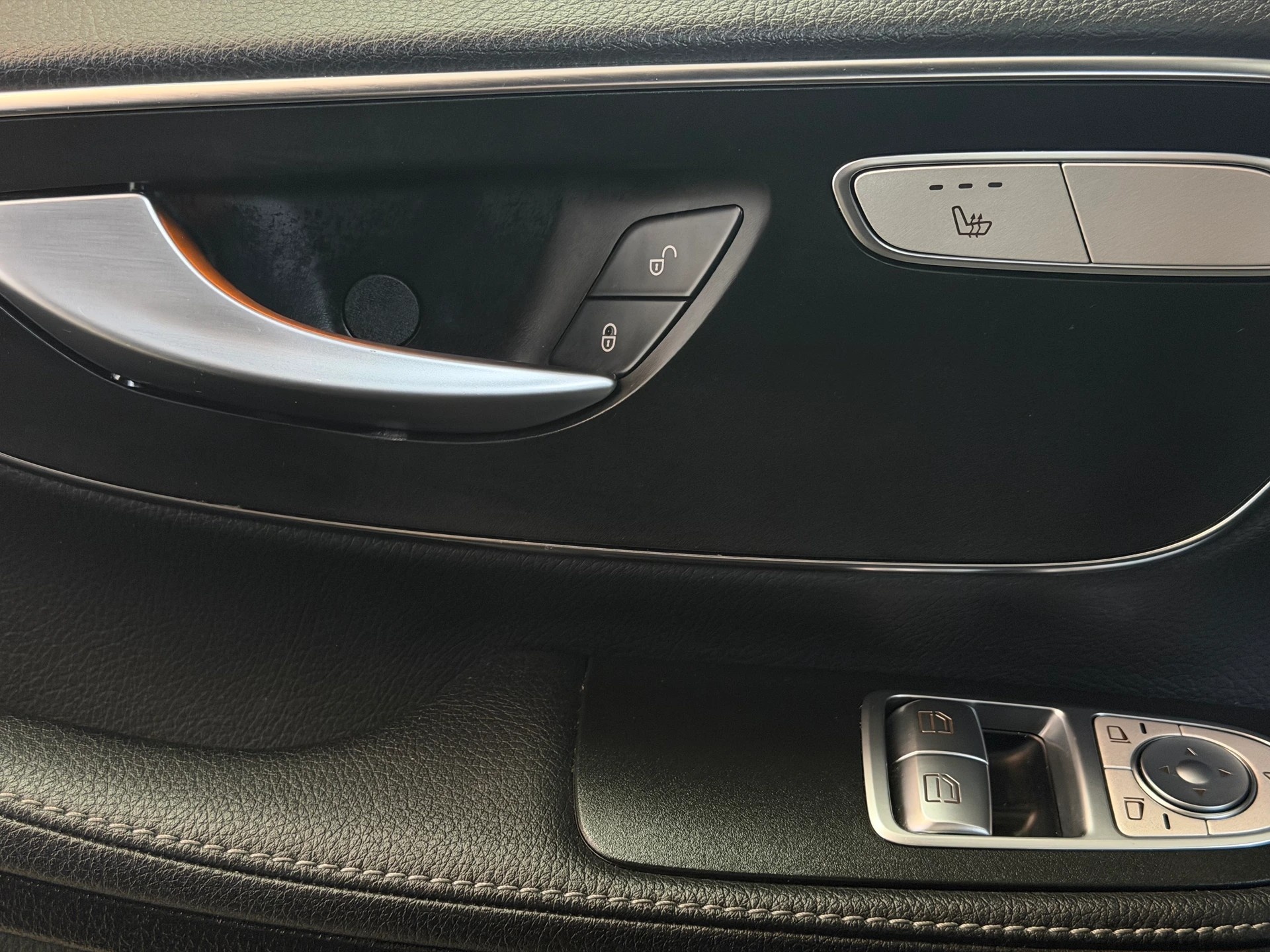 MERCEDES-BENZ V 300 d extralang Avantgarde 9G-Tronic | Ab MFK 01.2026 | Mercedes Garantie | Elektrische Türen L+R | 8-Plätzer-image-8