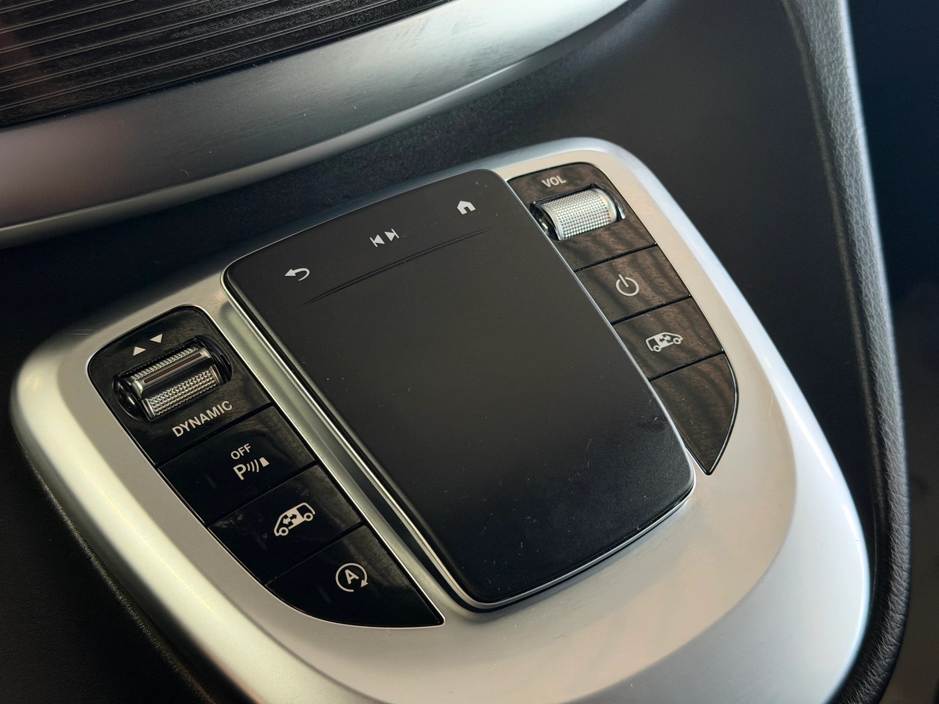 MERCEDES-BENZ V 300 d extralang Avantgarde 9G-Tronic | Ab MFK 01.2026 | Mercedes Garantie | Elektrische Türen L+R | 8-Plätzer-image-17