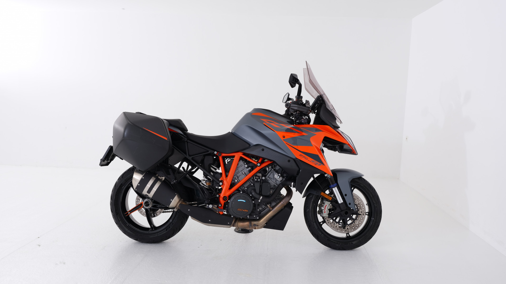 KTM 1290 Super Duke GT-showroom-element-1