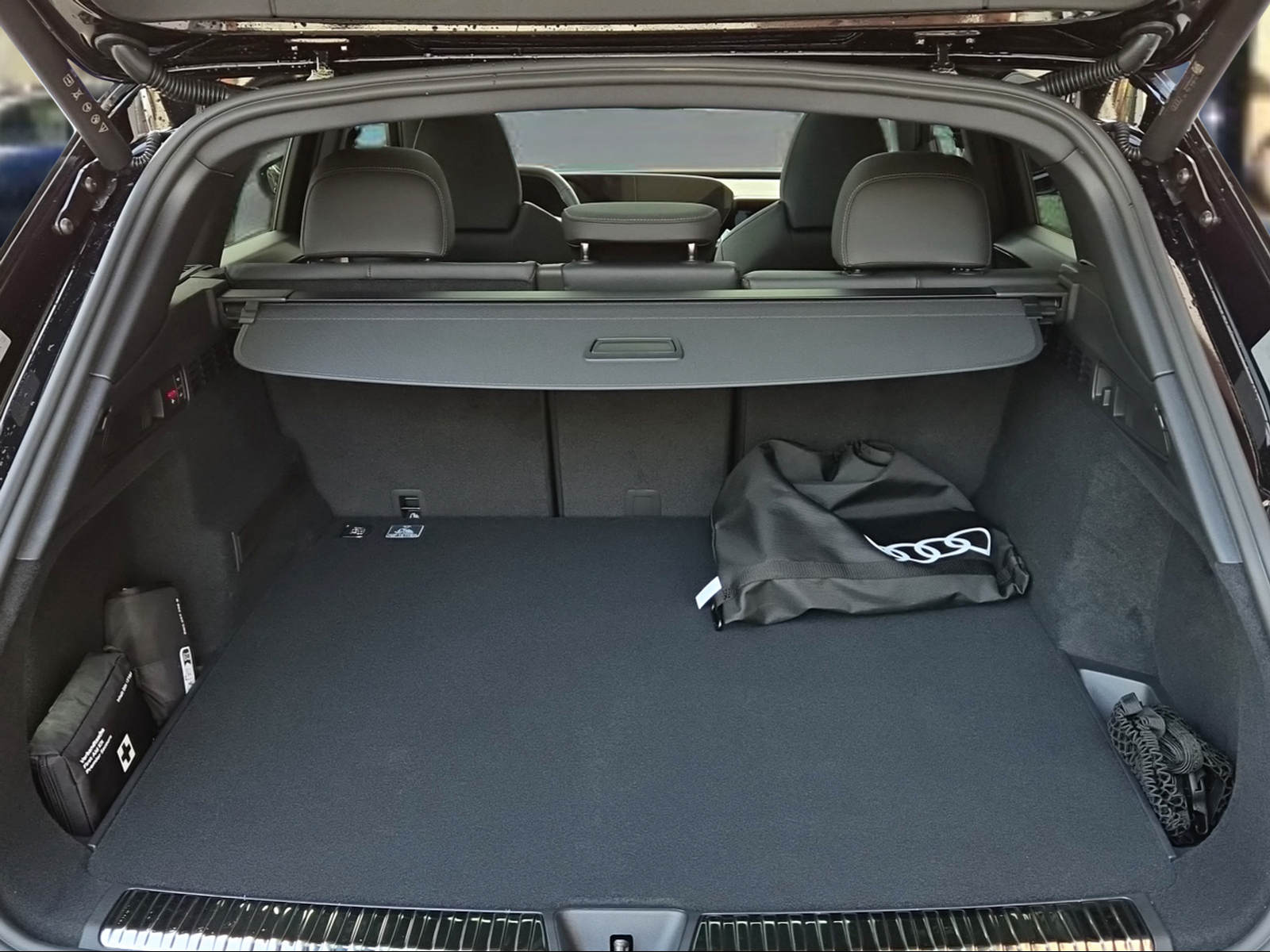 AUDI Q5 e-hybrid quattro 270 kW S-tronic Mythosschwarz Metallic-image-9