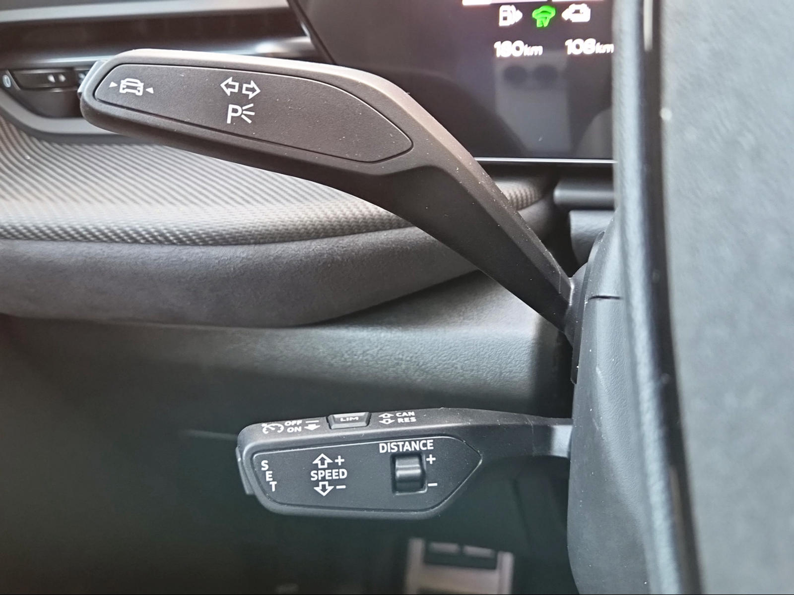 AUDI Q5 e-hybrid quattro 270 kW S-tronic Mythosschwarz Metallic-image-14