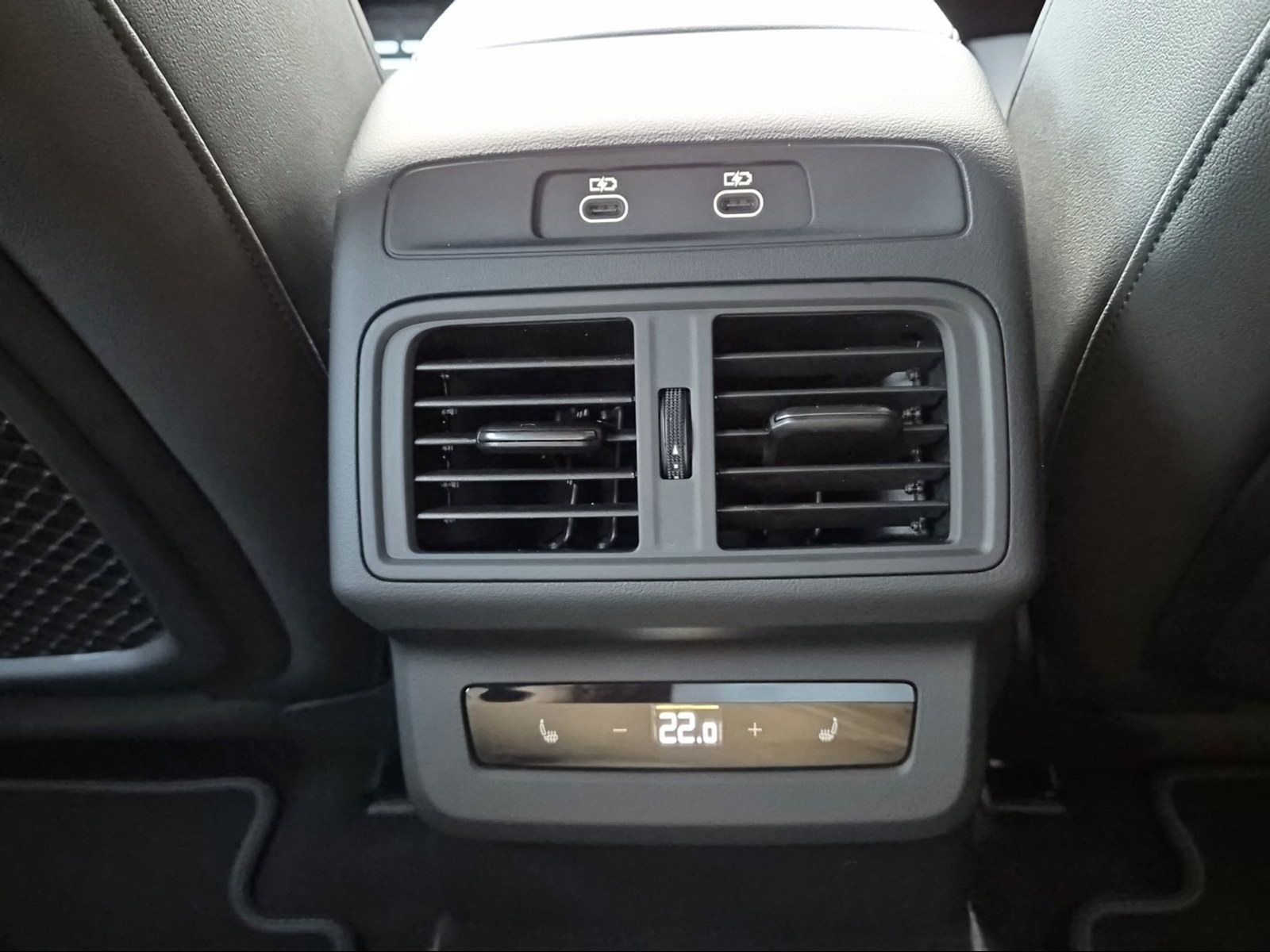 AUDI Q5 e-hybrid quattro 270 kW S-tronic Mythosschwarz Metallic-image-15