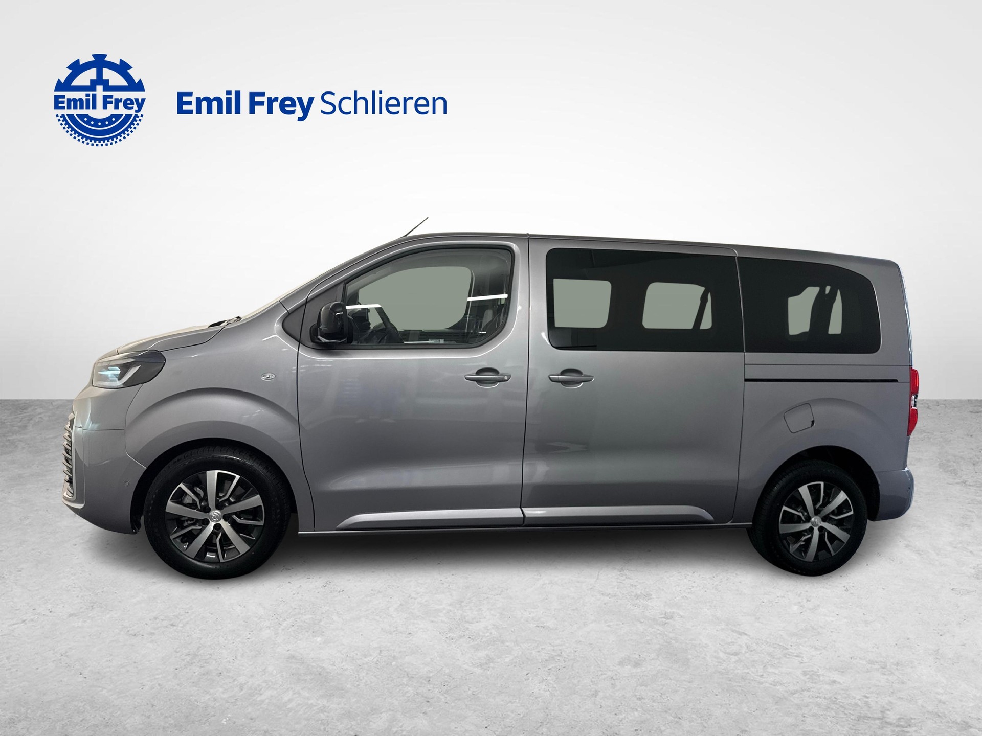TOYOTA PROACE Verso L1 2.2 D Trend-image-1