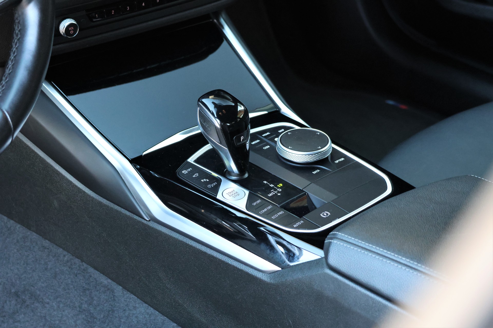 BMW M240i xDrive Steptronic *Tundernight*-image-10