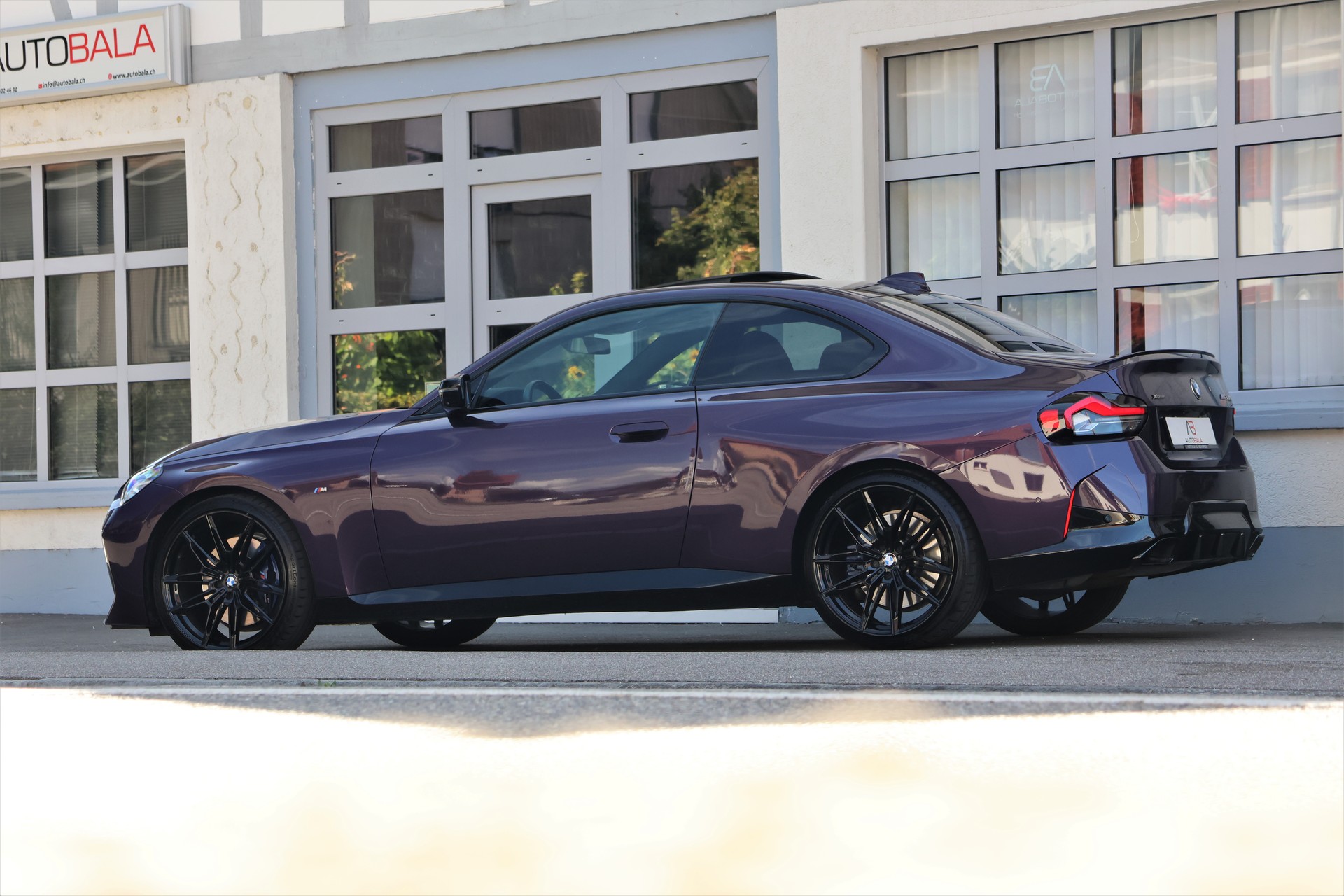 BMW M240i xDrive Steptronic *Tundernight*75-showroom-element-3
