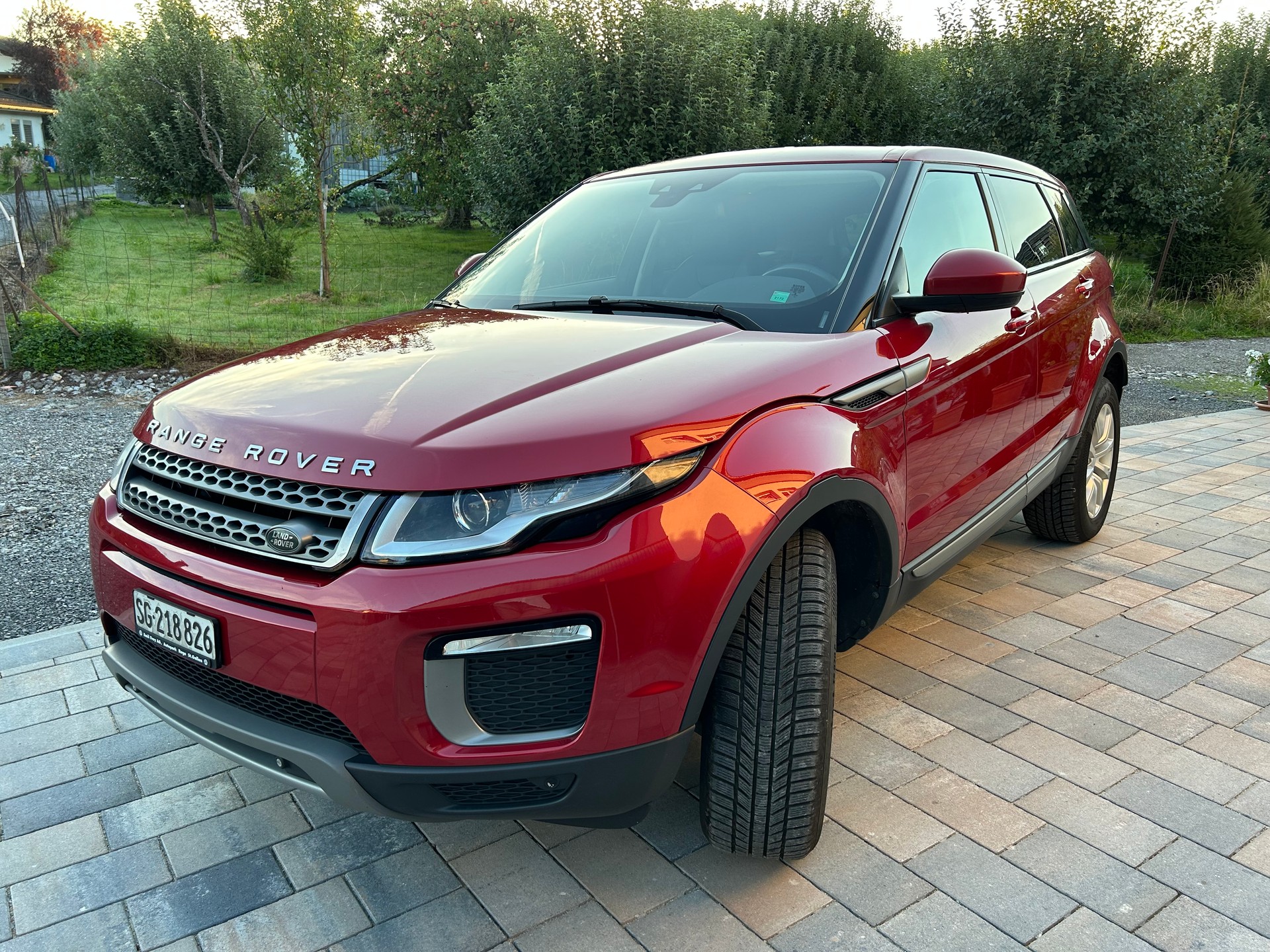LAND ROVER 2.0 TD4 SE Dynamic-image-0