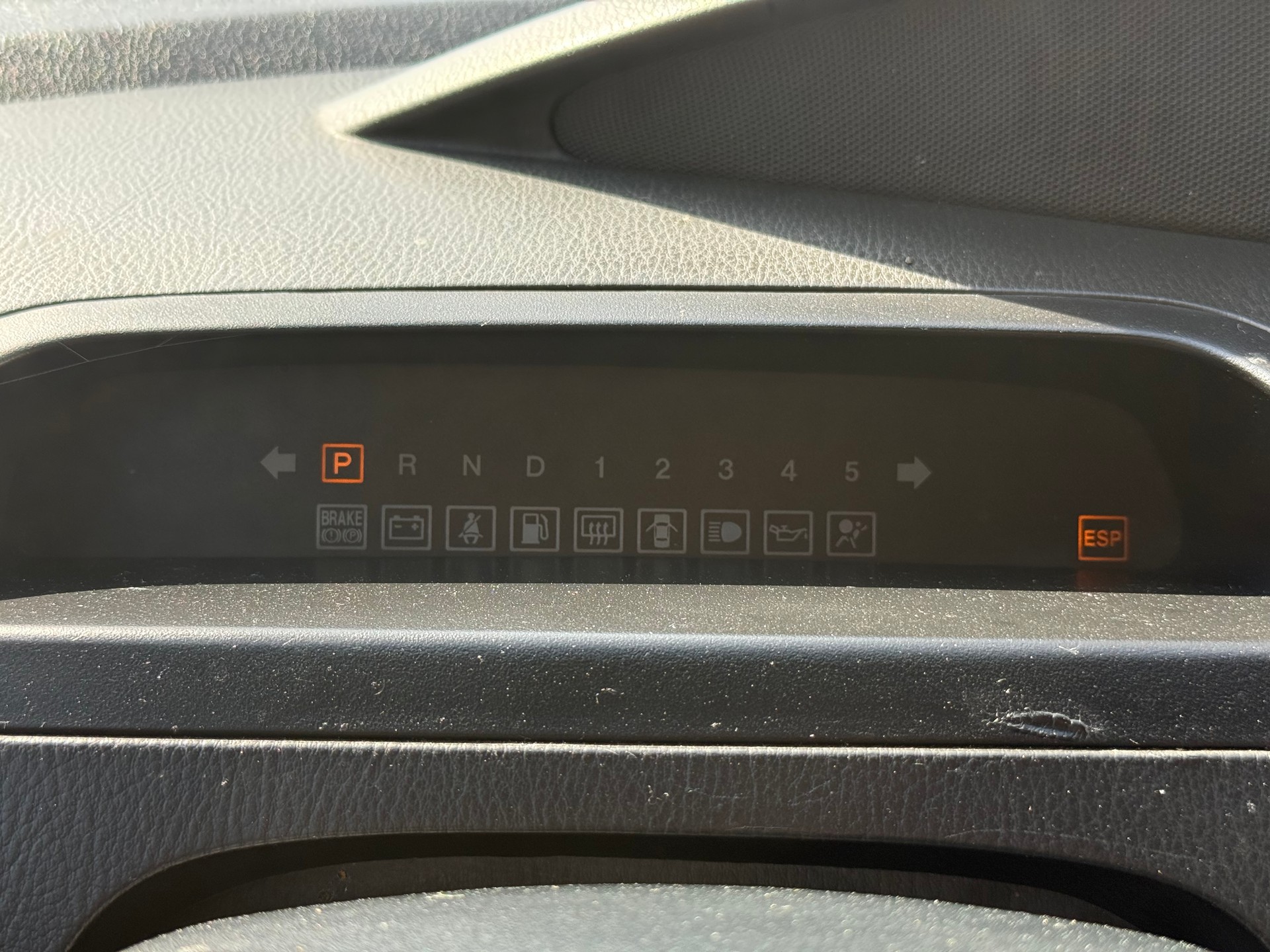 KGM-SsangYong Rodius SV 270 Xdi 4WD Automatic-image-28