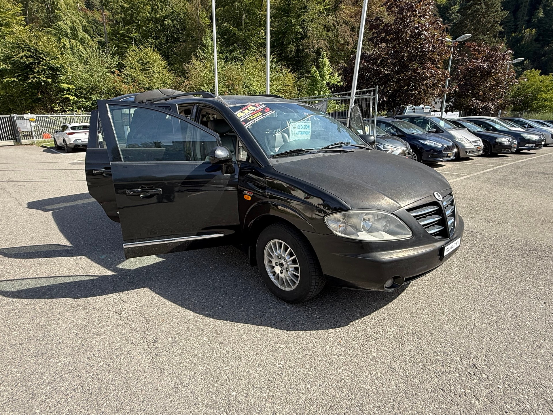 KGM-SsangYong Rodius SV 270 Xdi 4WD Automatic-image-21