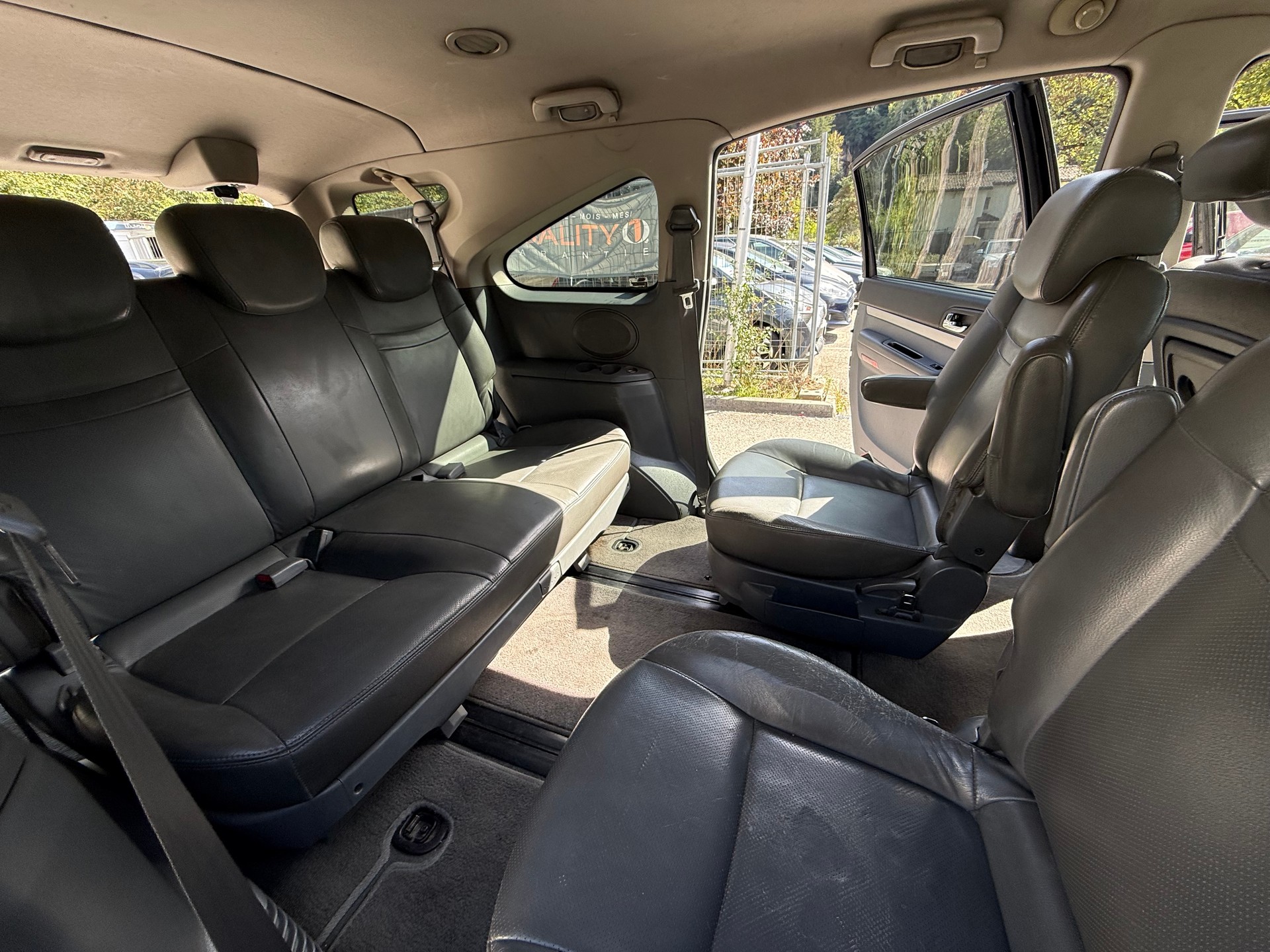 KGM-SsangYong Rodius SV 270 Xdi 4WD Automatic-image-12