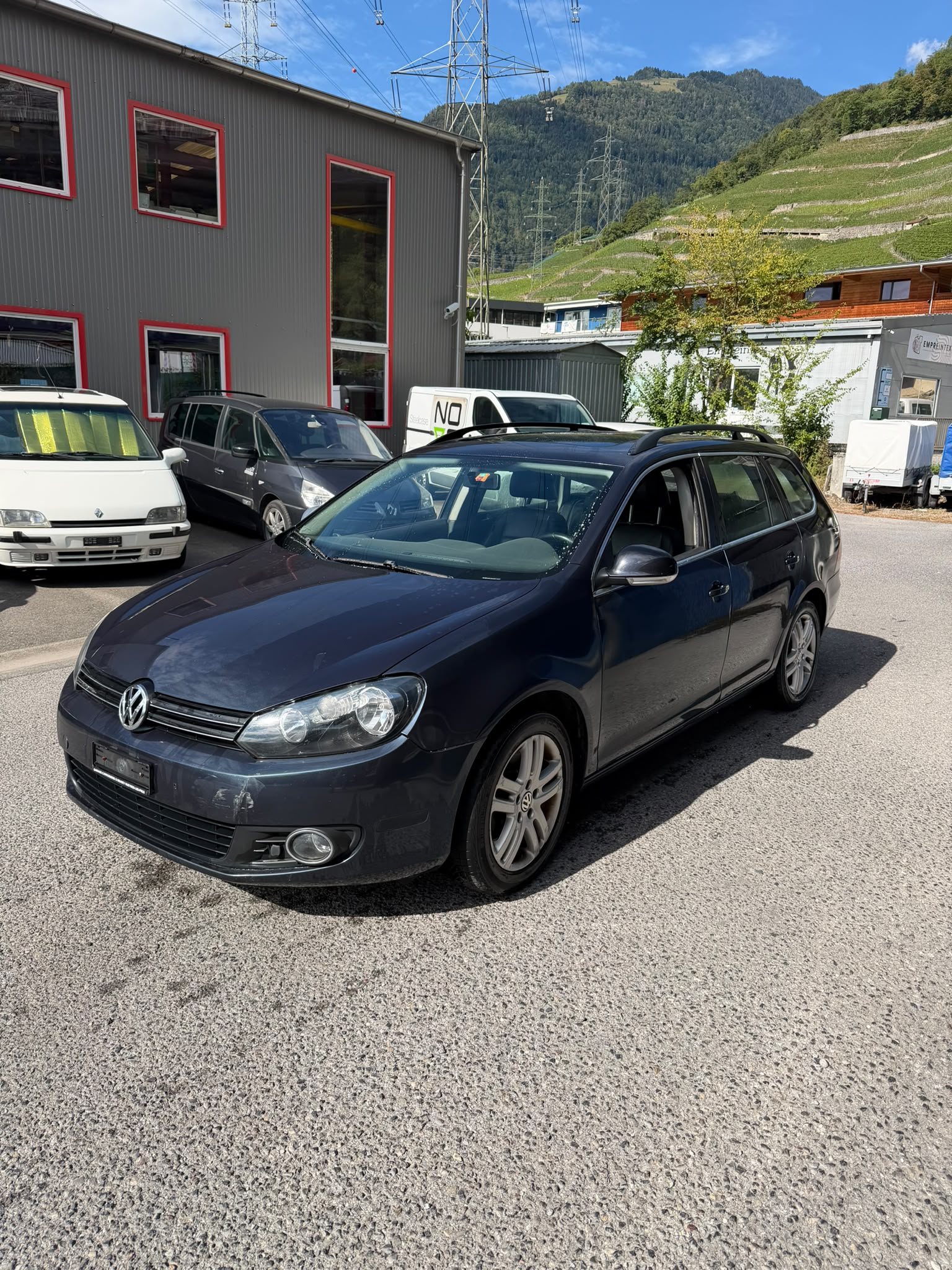VW Golf Variant 2.0 TDI Highline DSG-showroom-element-1