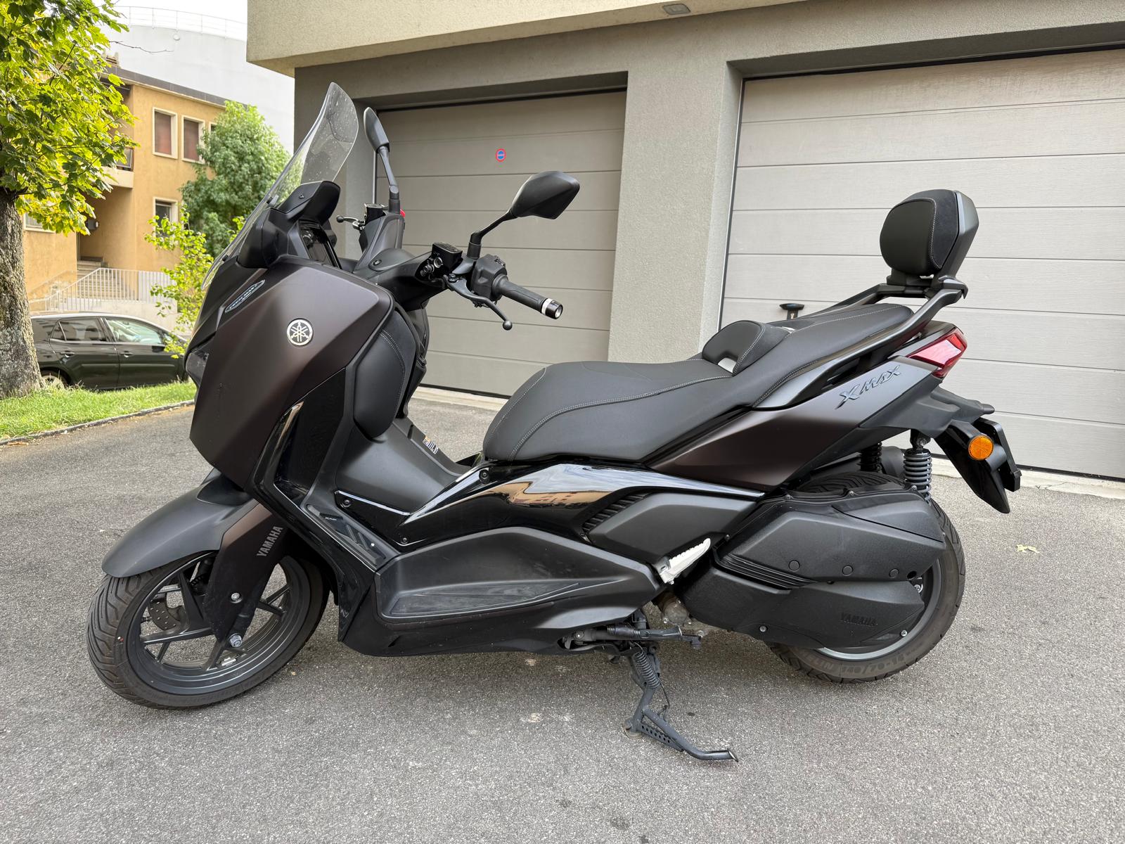 YAMAHA X-Max 300 Tech Max-showroom-element-2