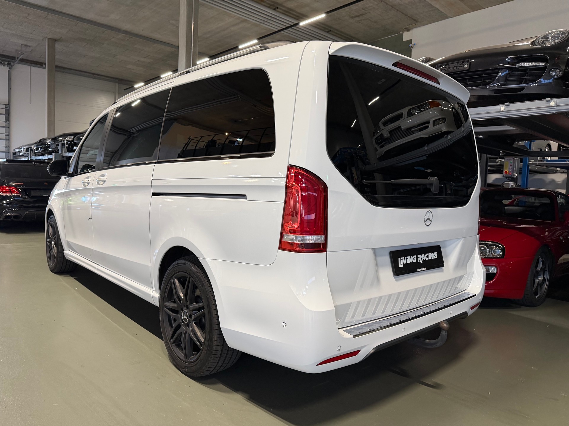 MERCEDES-BENZ V 250 d SwissEd. lang 4Matic *7 places*-image-1