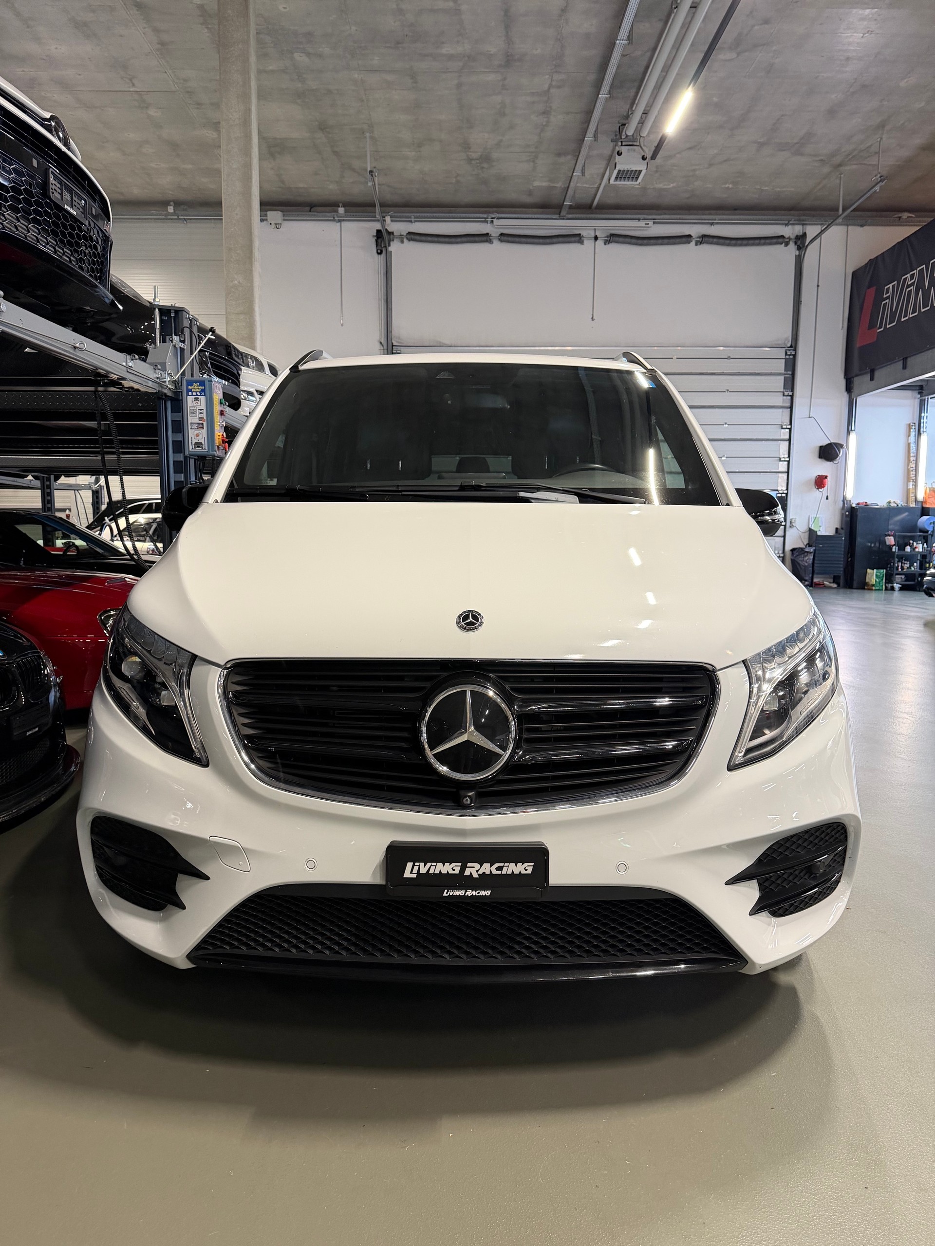 MERCEDES-BENZ V 250 d SwissEd. lang 4Matic *7 places*-image-3