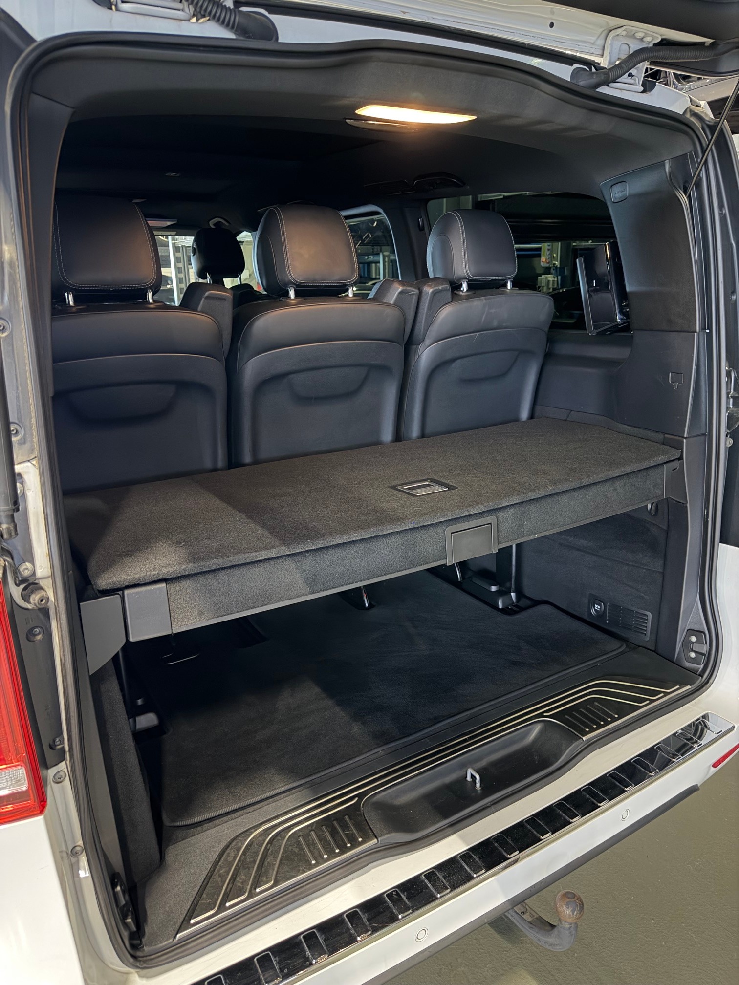 MERCEDES-BENZ V 250 d SwissEd. lang 4Matic *7 places*-image-14